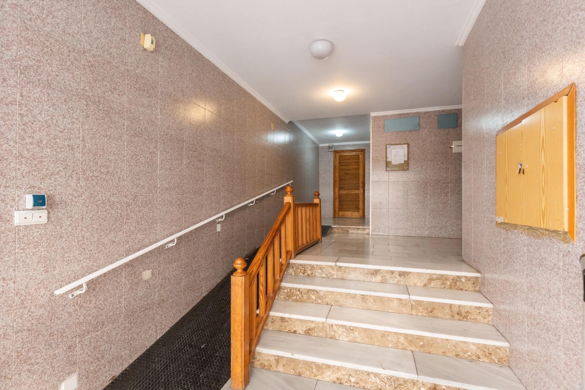 Resale - Apartment / flat -
Torrevieja - Centro