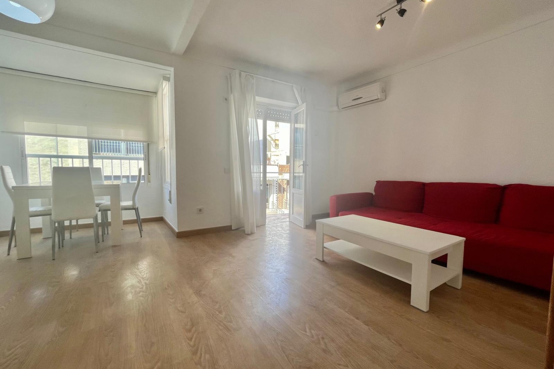 Resale - Apartment / flat -
Torrevieja - Centro