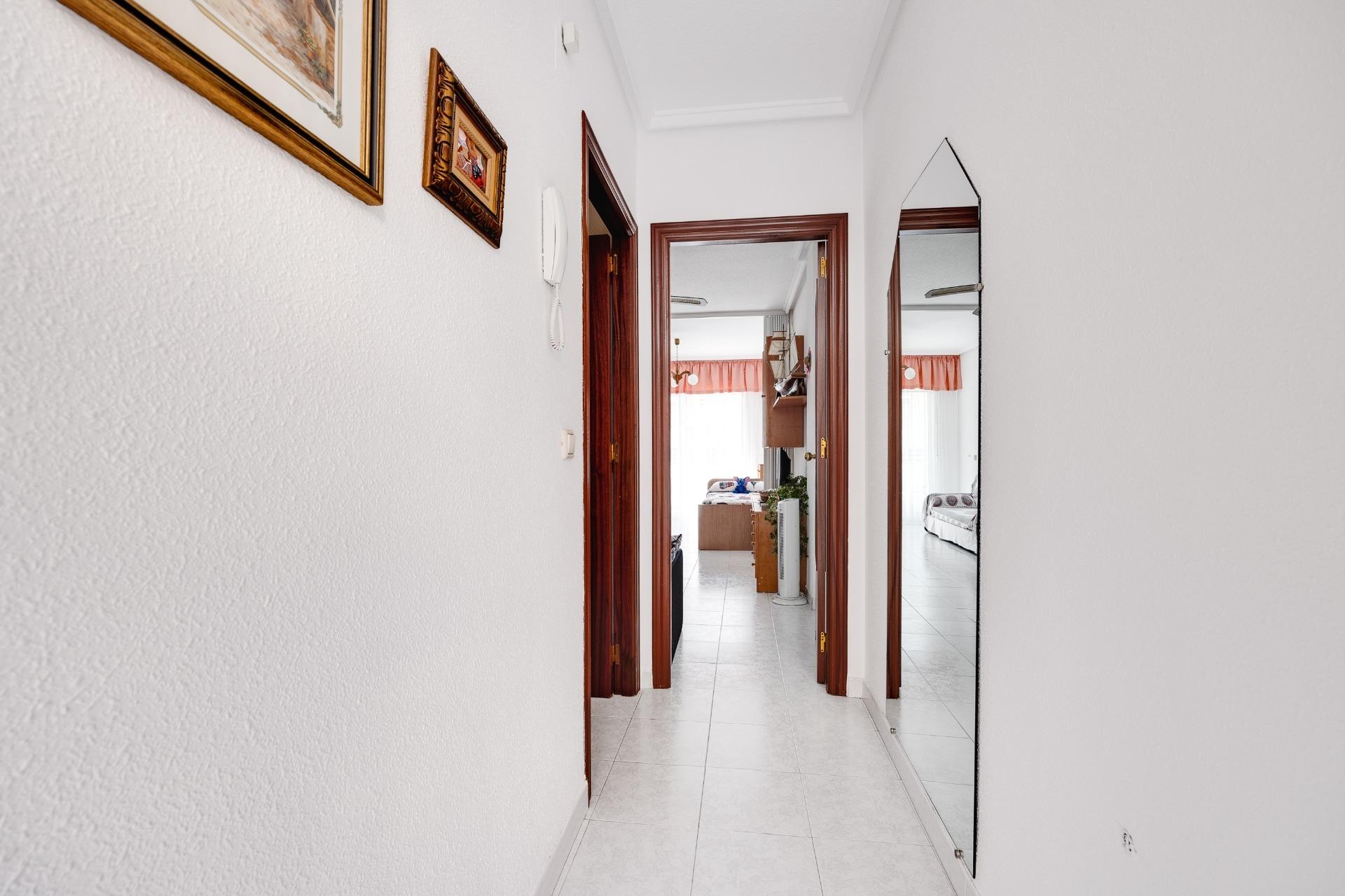 Resale - Apartment / flat -
Torrevieja - Centro