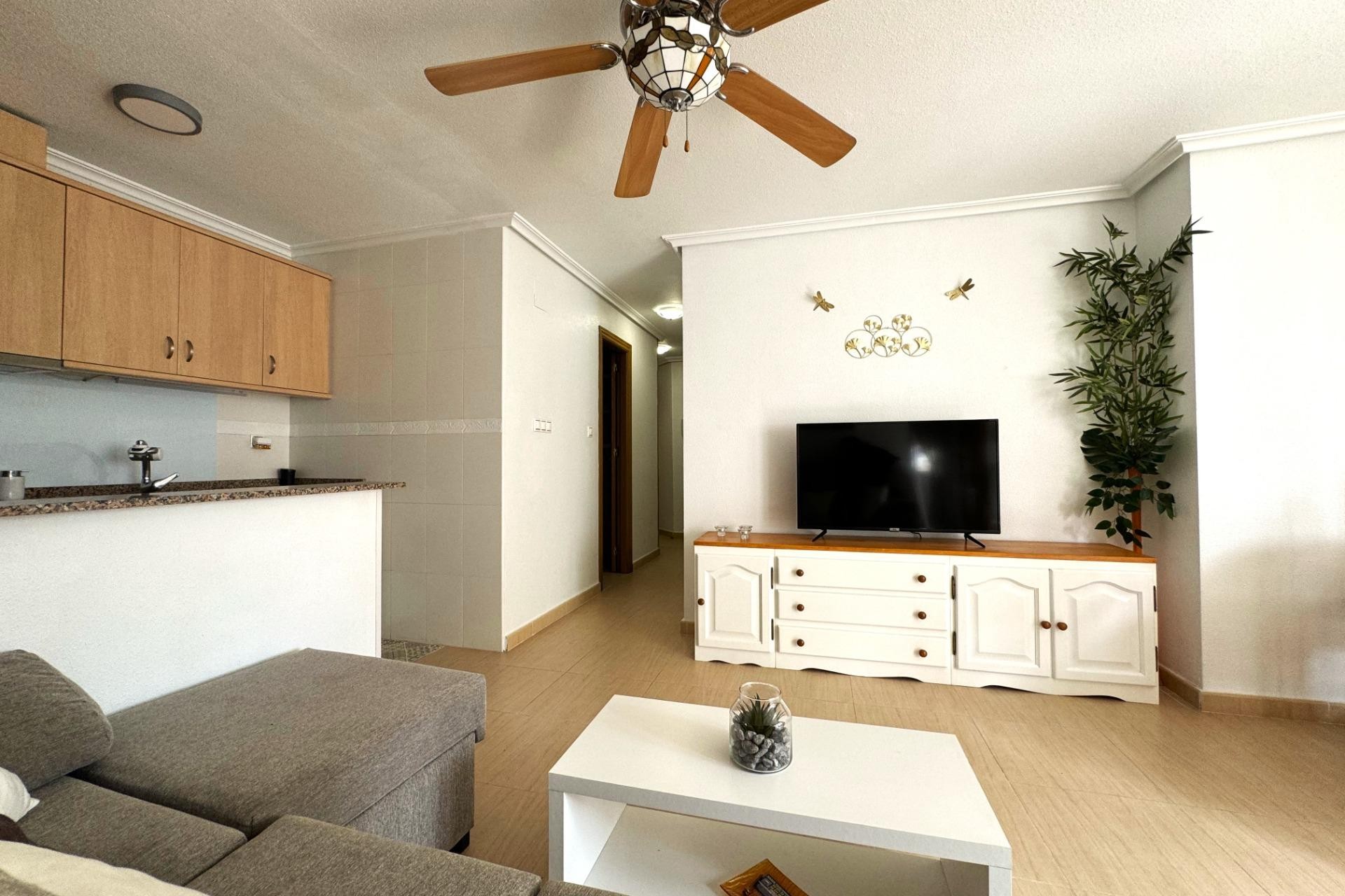 Resale - Apartment / flat -
Torrevieja - Centro