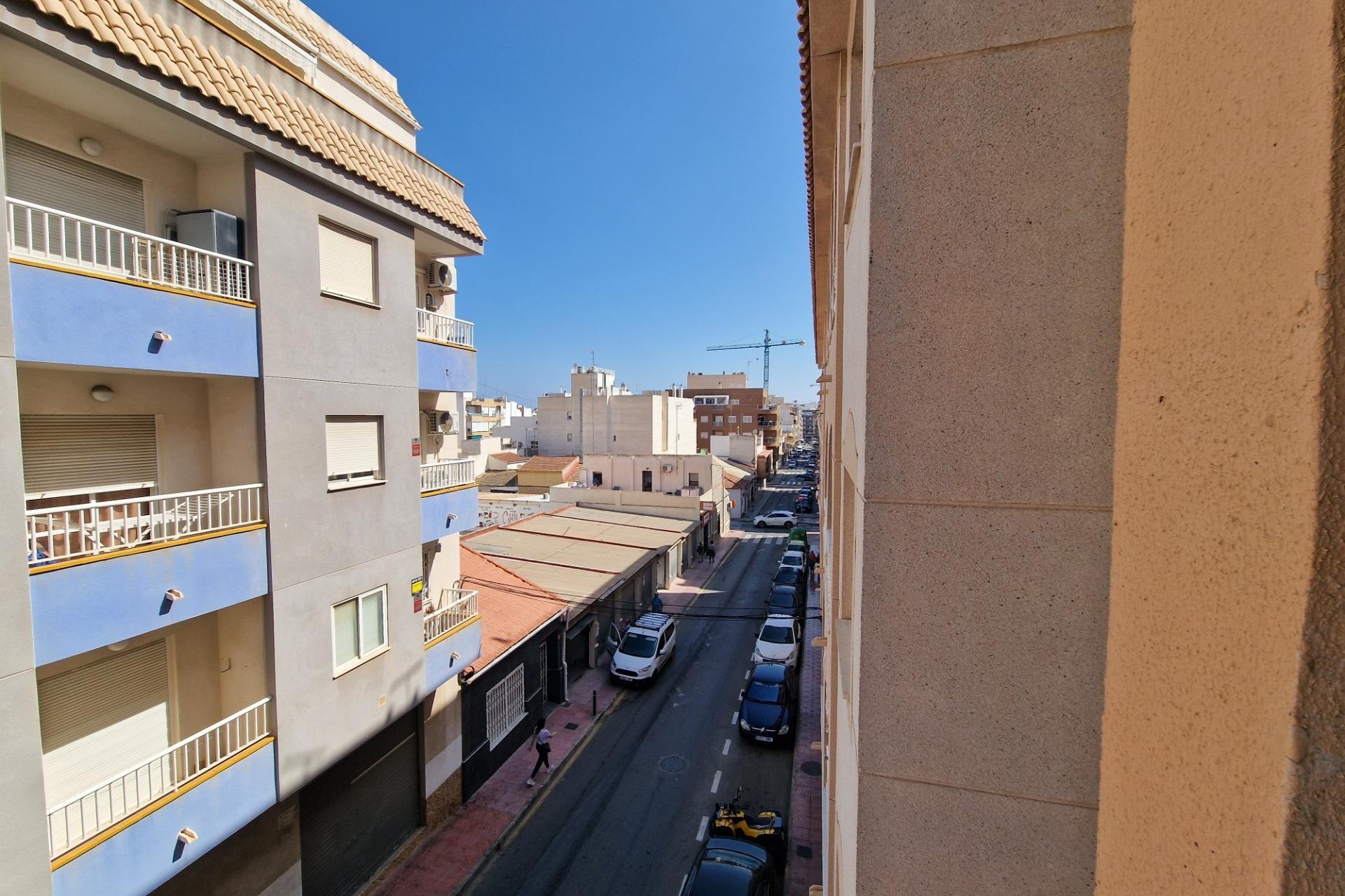 Resale - Apartment / flat -
Torrevieja - Centro