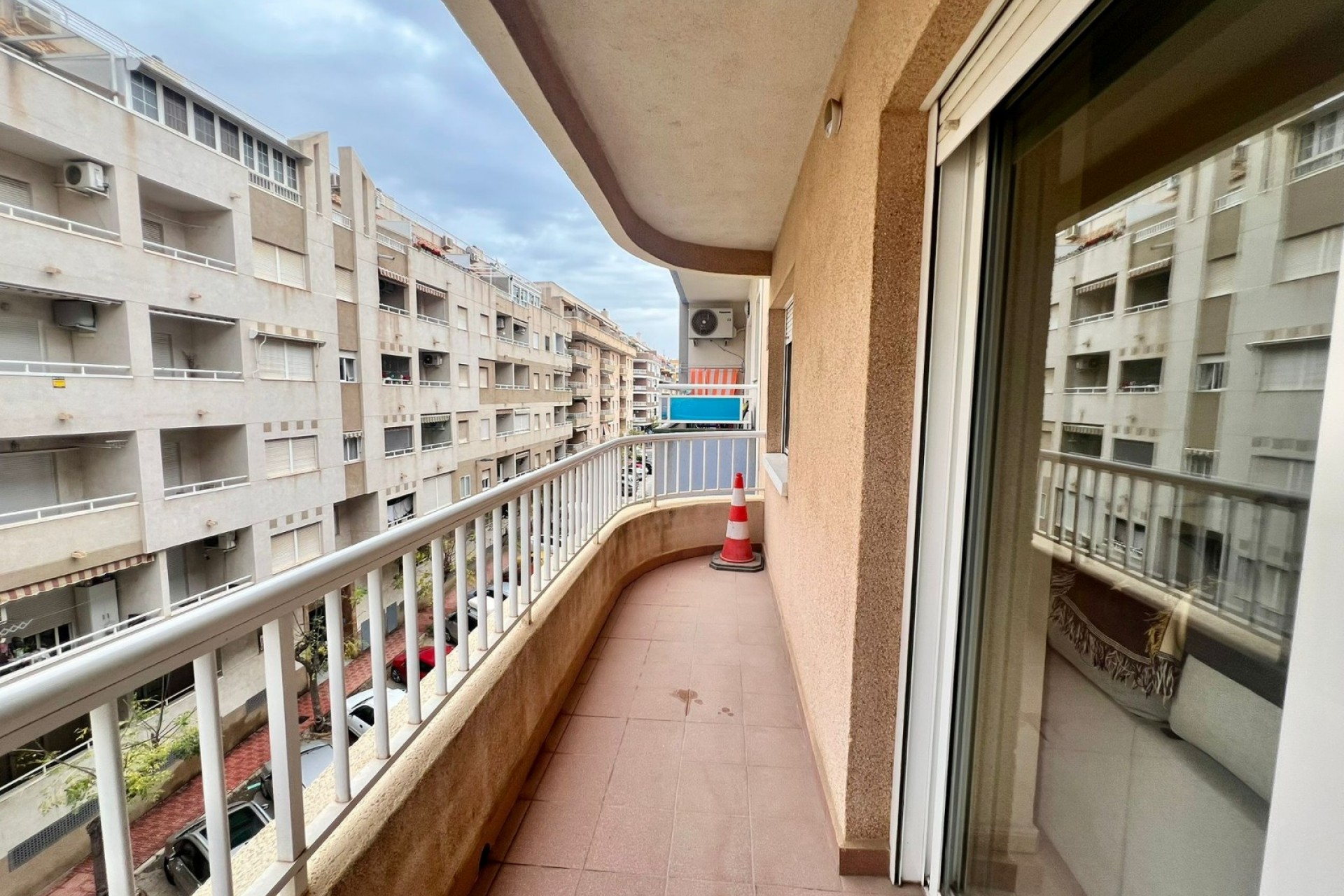 Resale - Apartment / flat -
Torrevieja - Centro