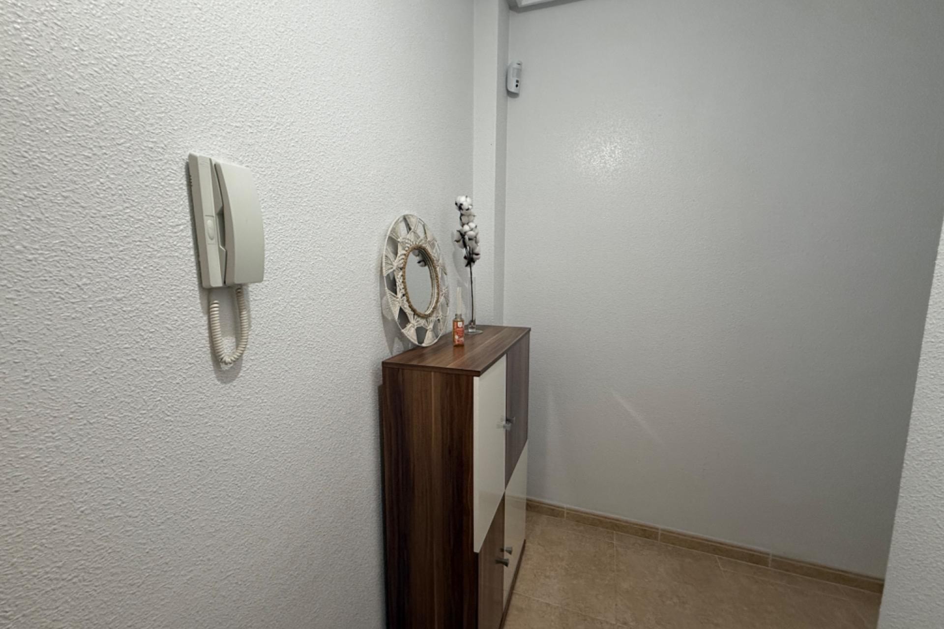 Resale - Apartment / flat -
Torrevieja - Centro