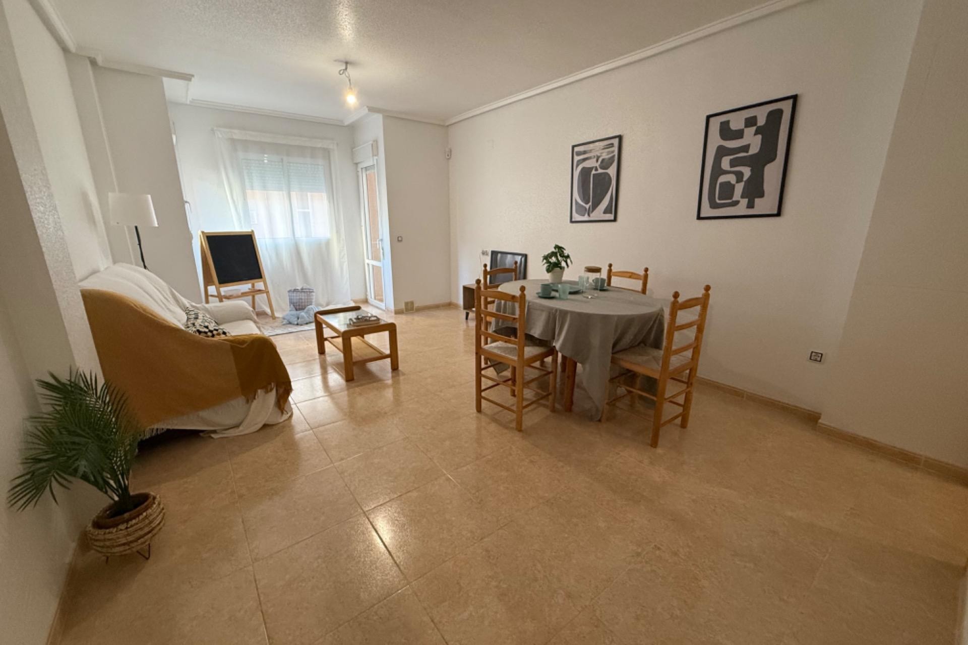 Resale - Apartment / flat -
Torrevieja - Centro