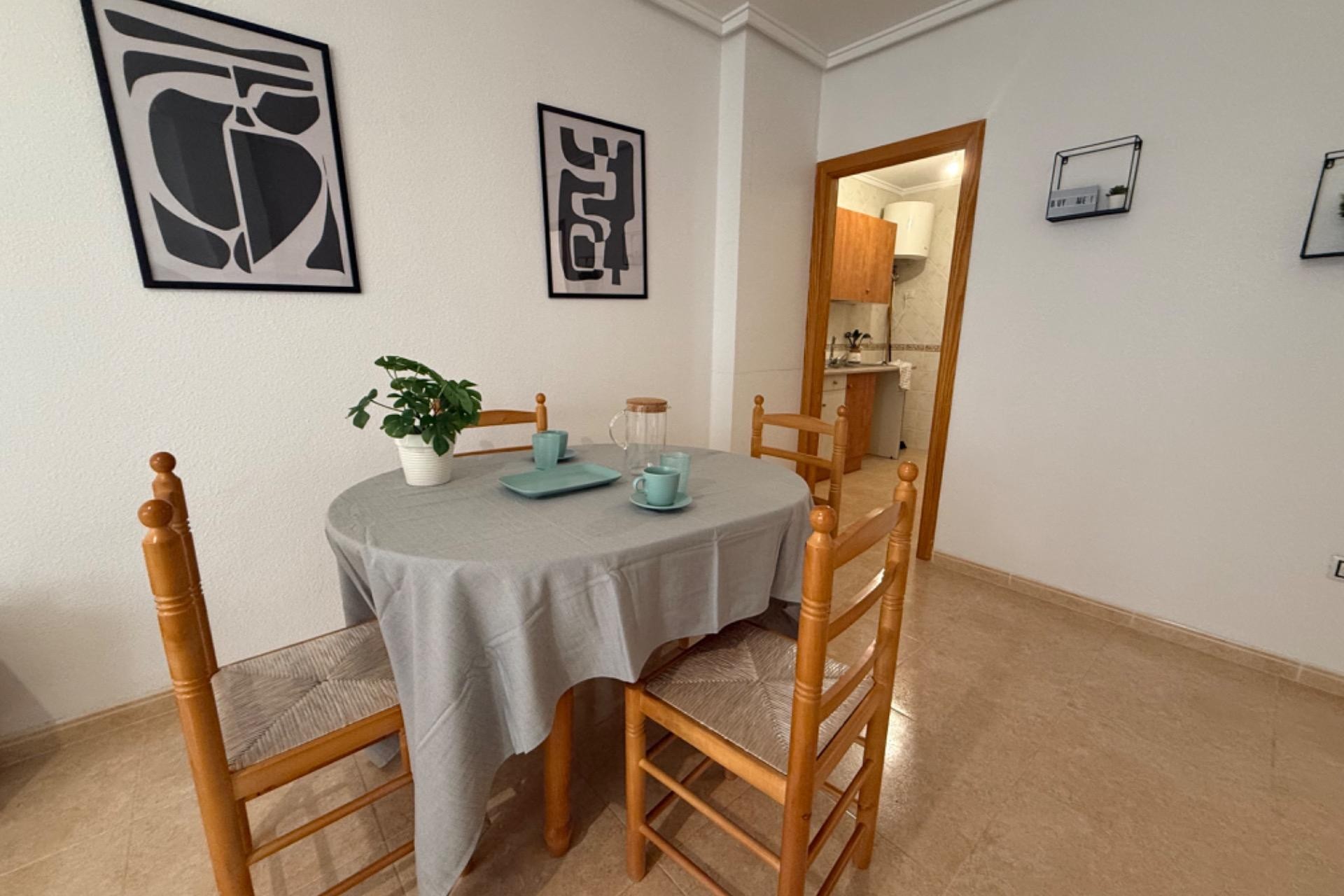 Resale - Apartment / flat -
Torrevieja - Centro