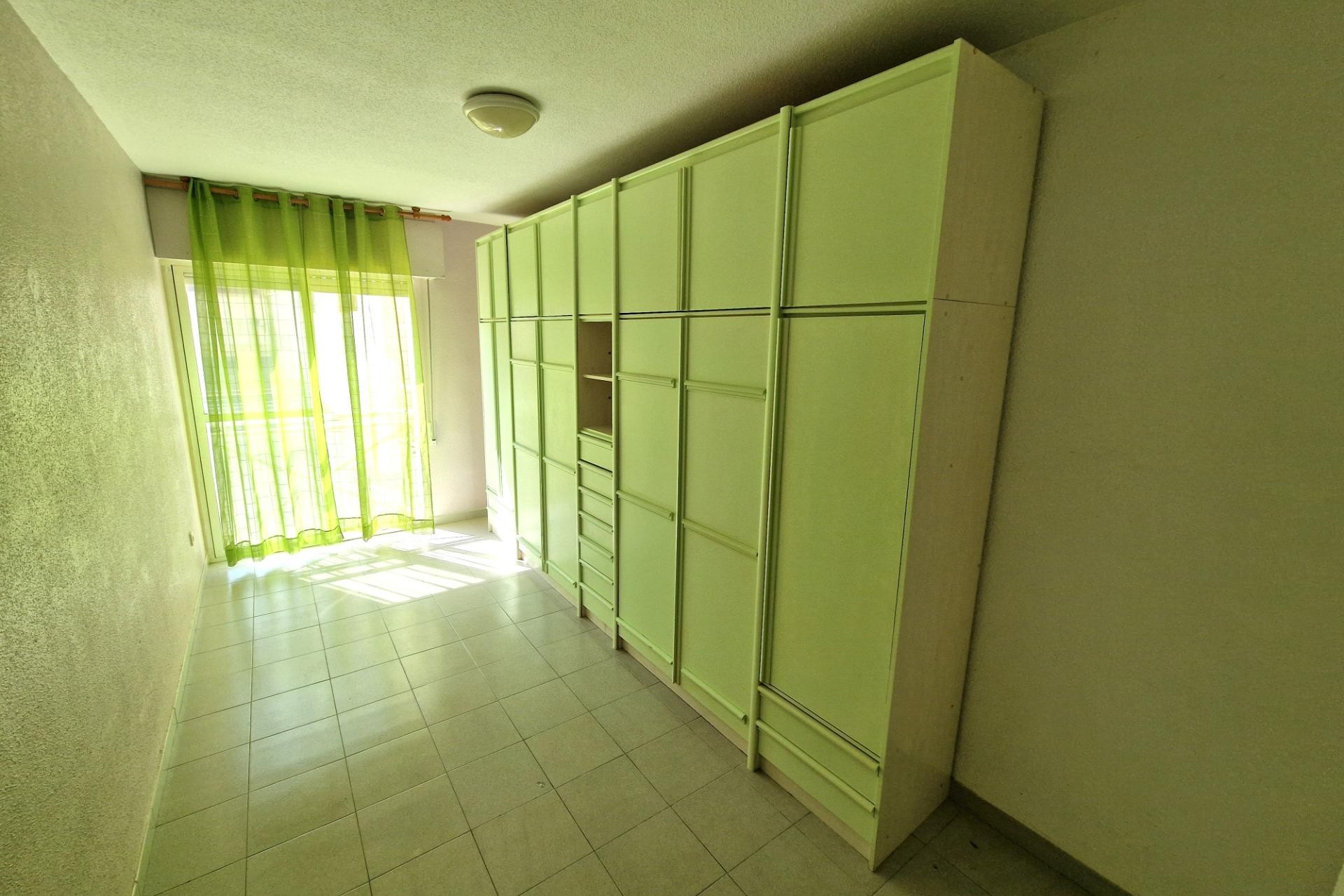 Resale - Apartment / flat -
Torrevieja - Centro