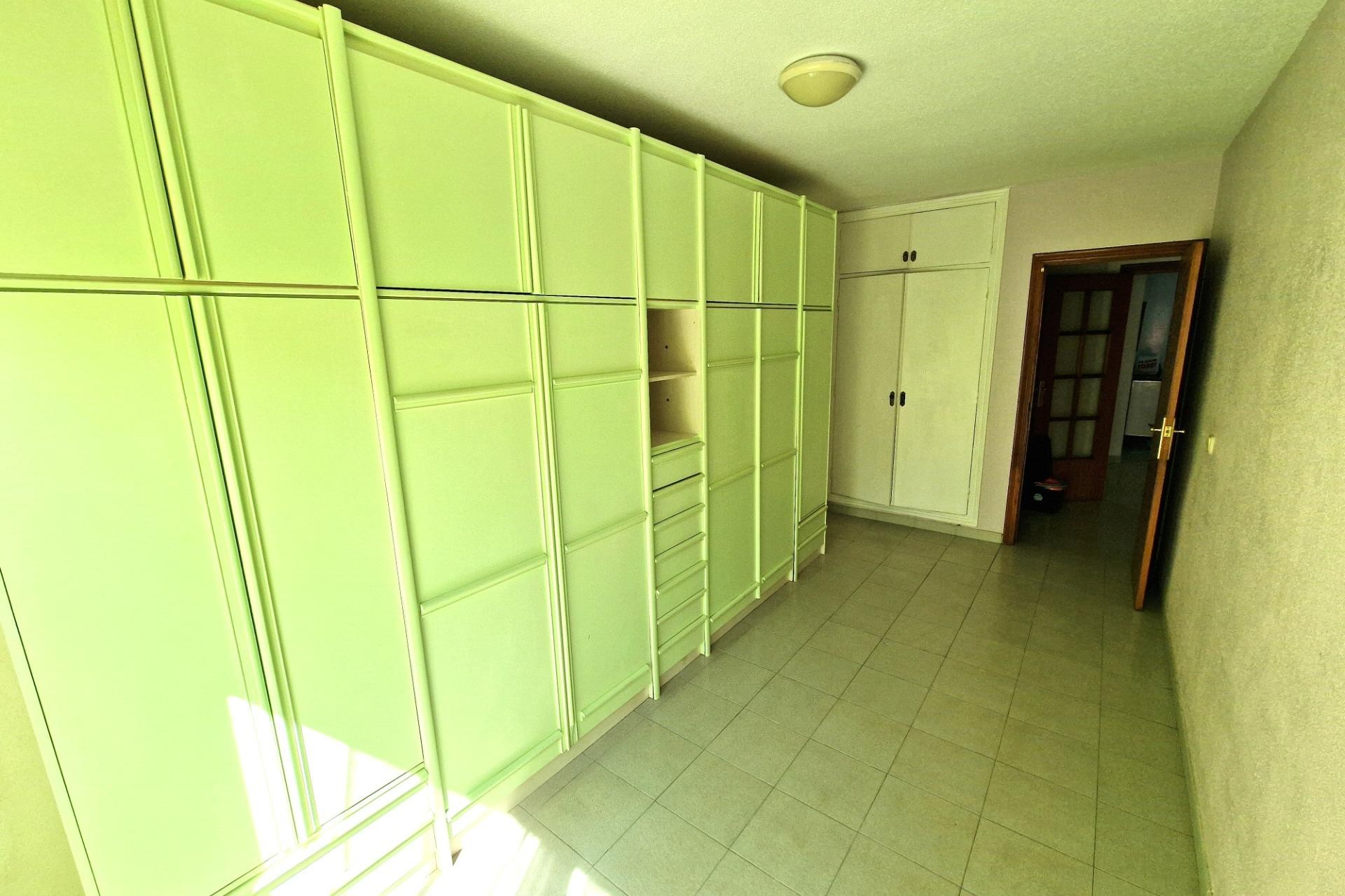 Resale - Apartment / flat -
Torrevieja - Centro