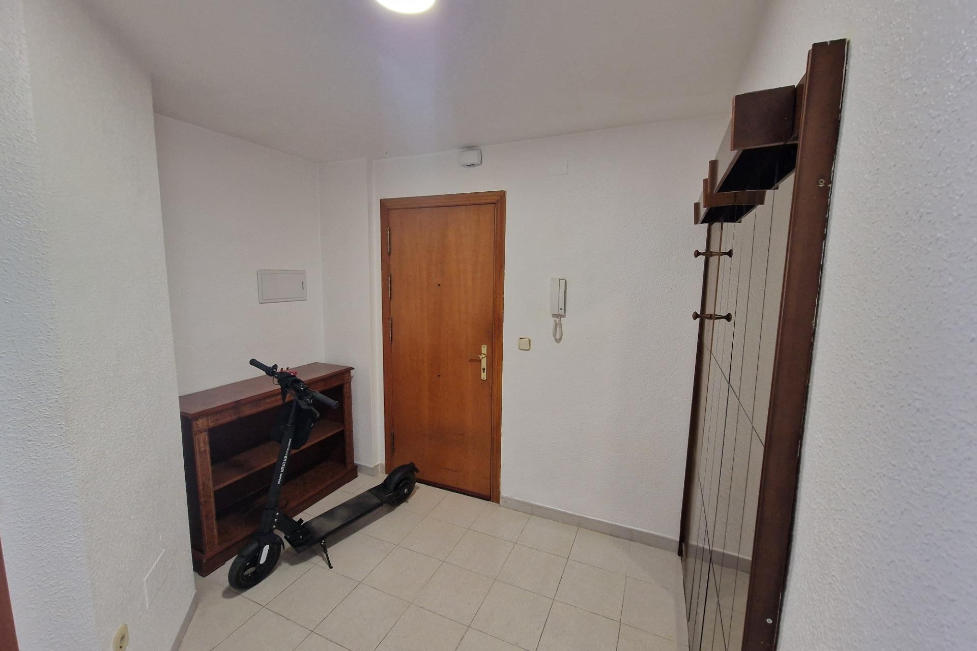 Resale - Apartment / flat -
Torrevieja - Centro