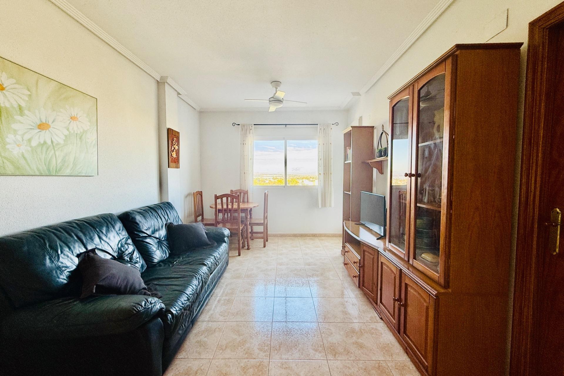 Resale - Apartment / flat -
Torrevieja - Centro