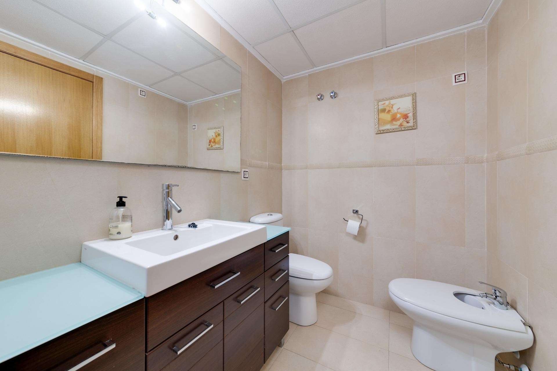 Resale - Apartment / flat -
Torrevieja - Centro