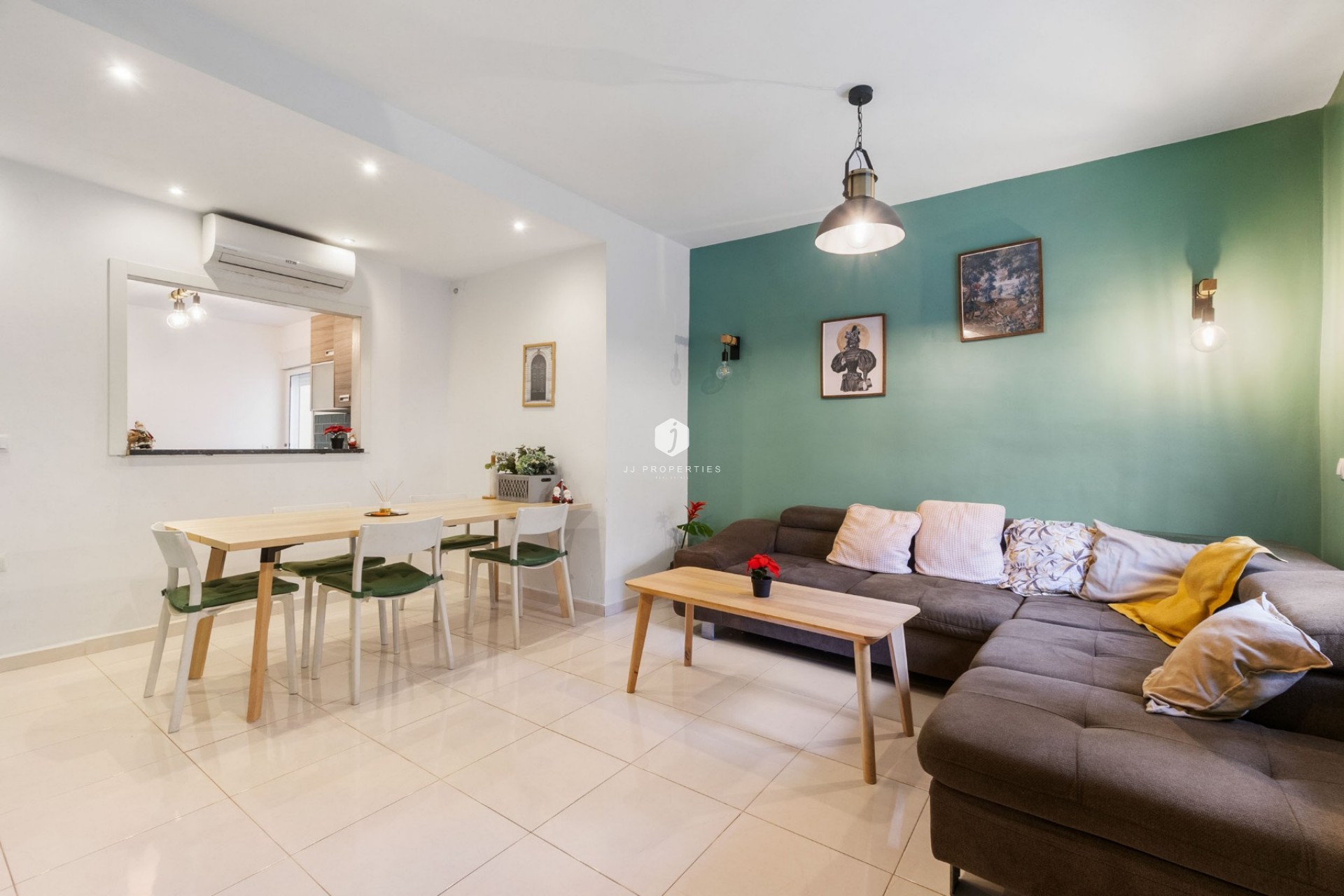 Resale - Apartment / flat -
Torrevieja - Centro