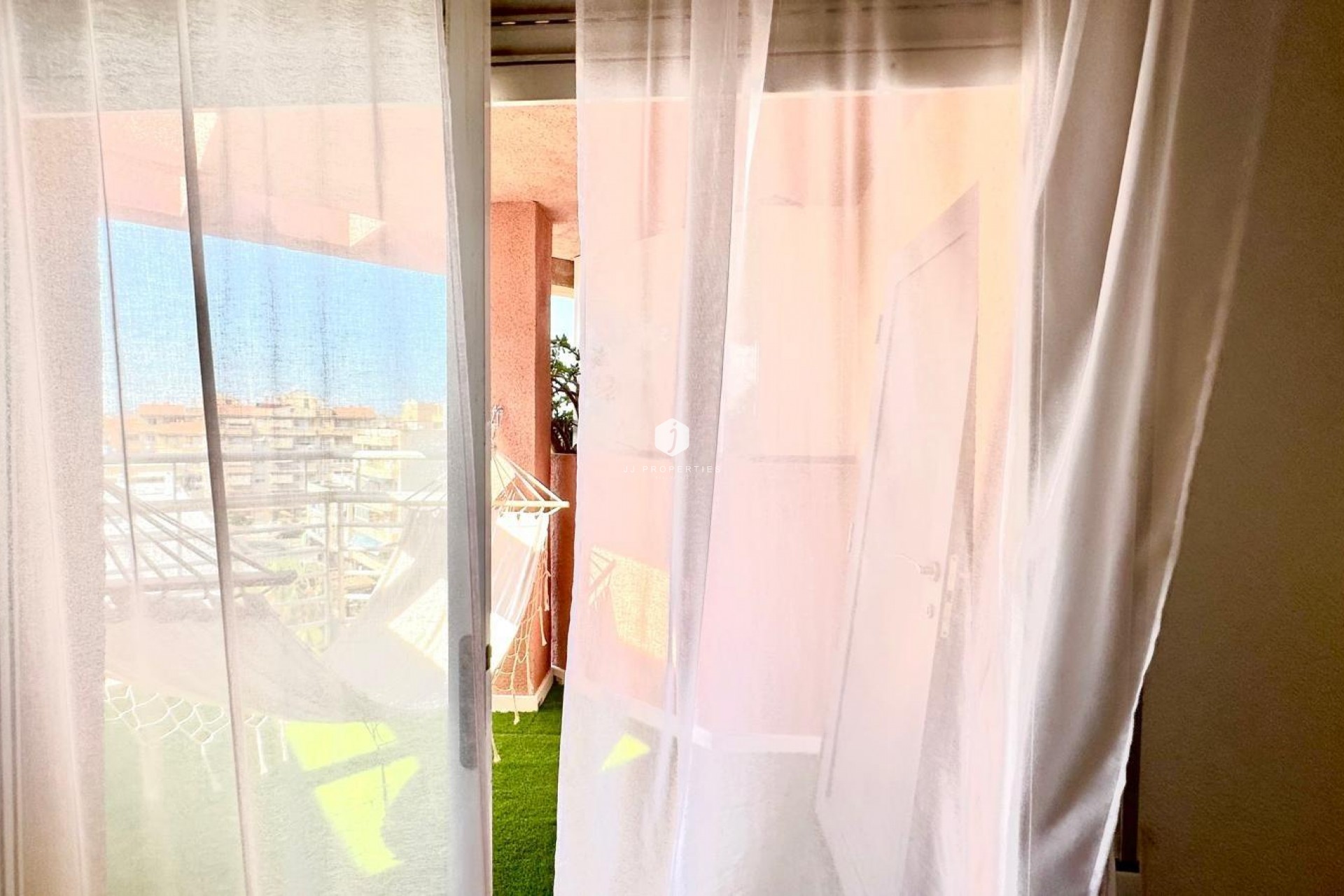 Resale - Apartment / flat -
Torrevieja - Centro