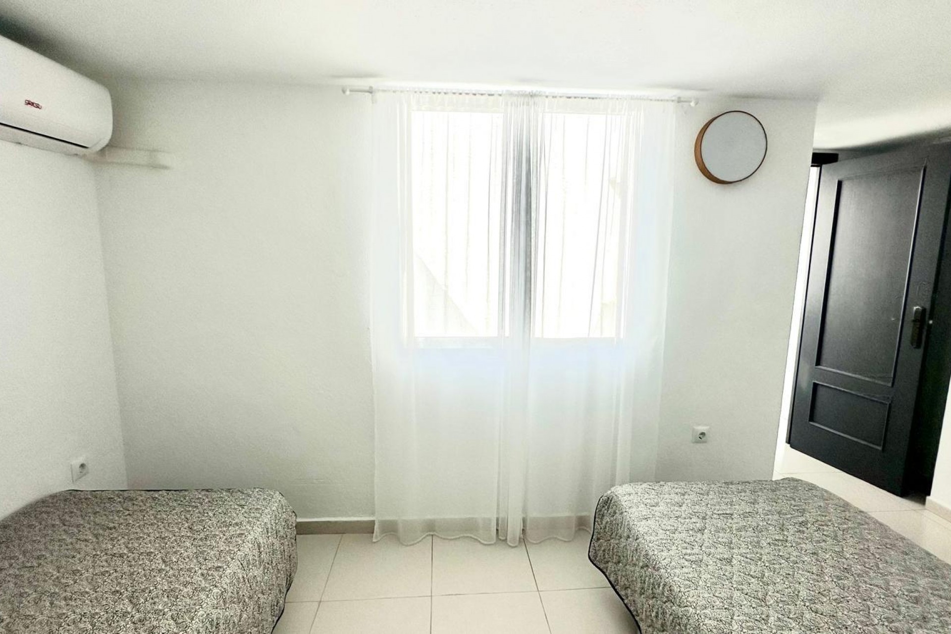 Resale - Apartment / flat -
Torrevieja - Centro