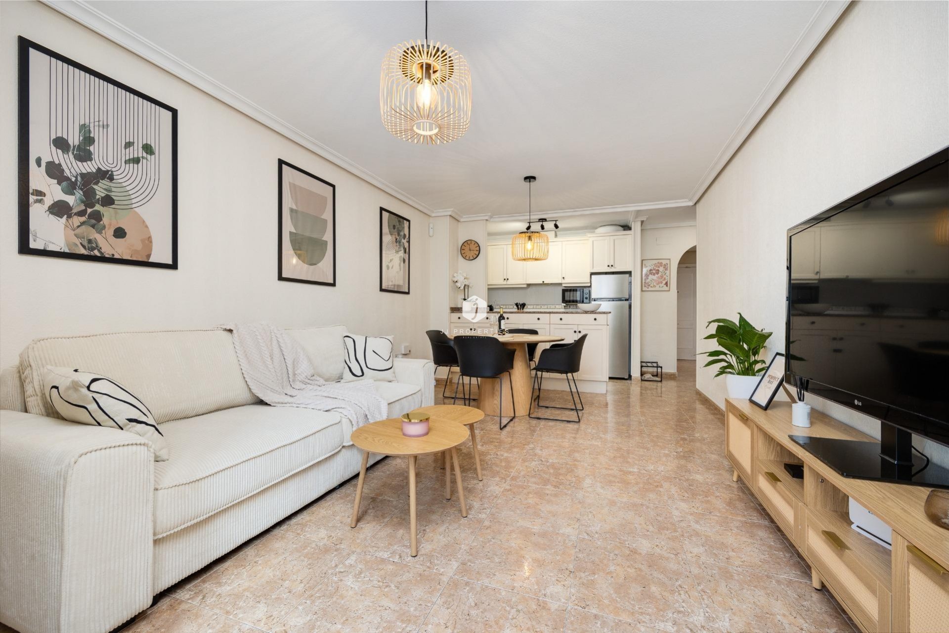 Resale - Apartment / flat -
Torrevieja - Centro