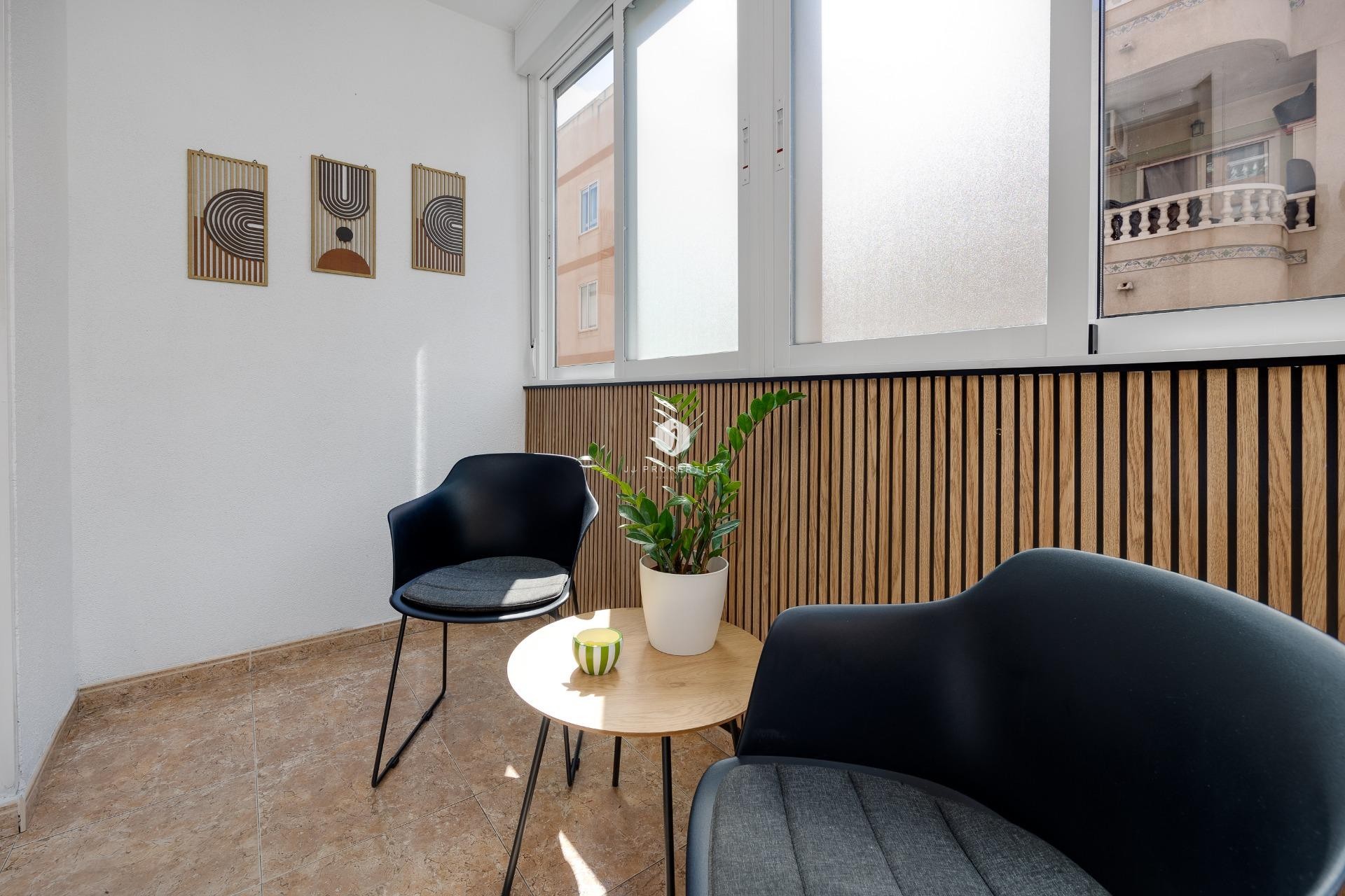 Resale - Apartment / flat -
Torrevieja - Centro