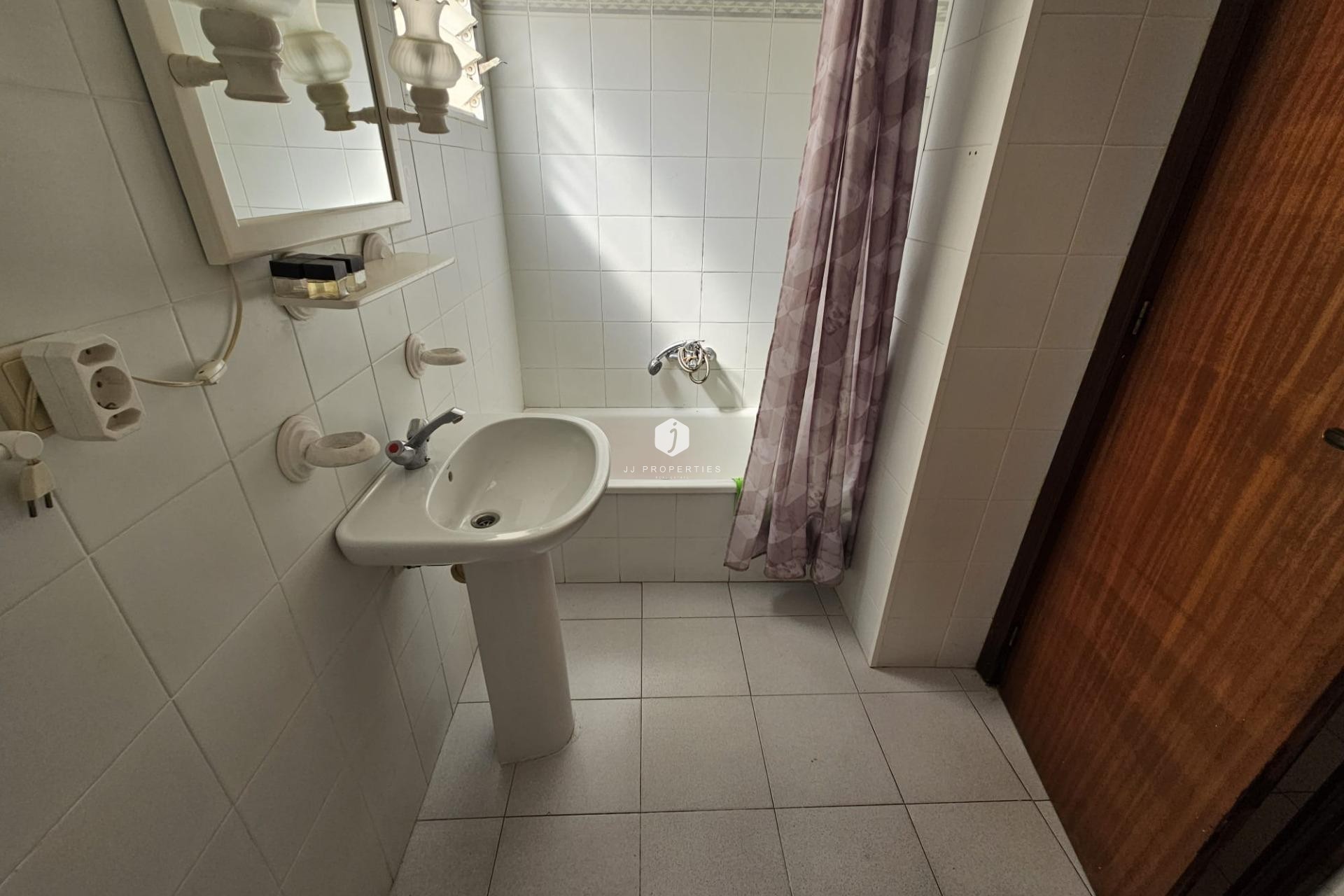 Resale - Apartment / flat -
Torrevieja - Centro