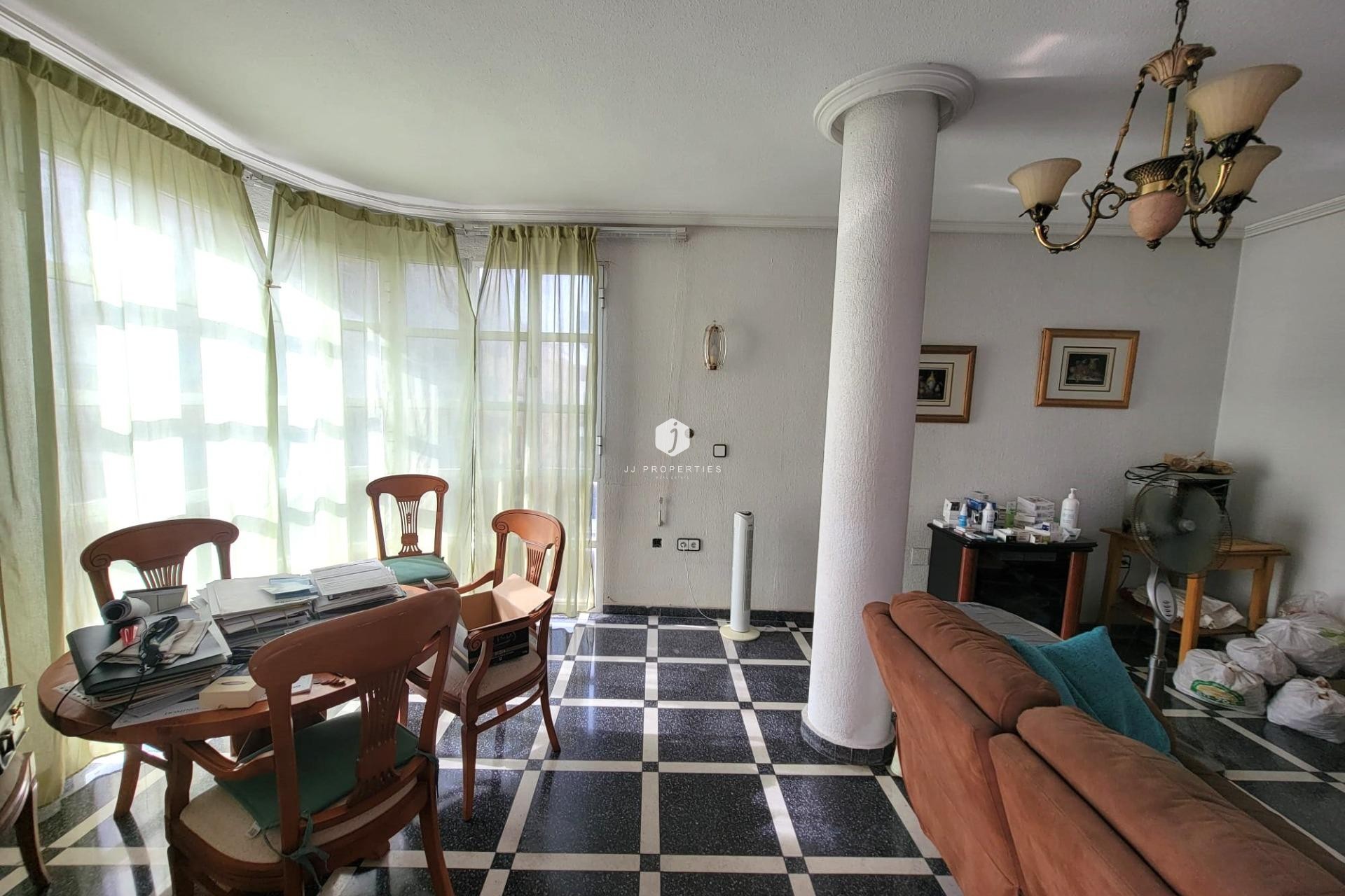 Resale - Apartment / flat -
Torrevieja - Centro