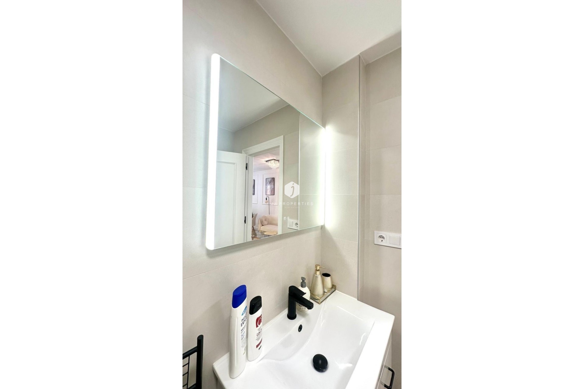 Resale - Apartment / flat -
Torrevieja - Centro