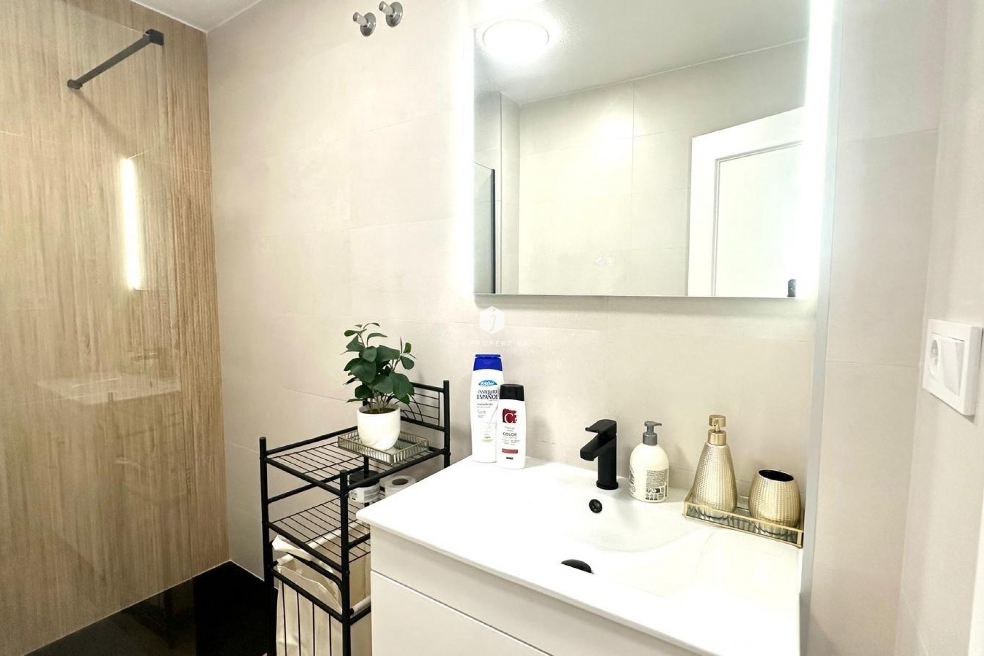 Resale - Apartment / flat -
Torrevieja - Centro