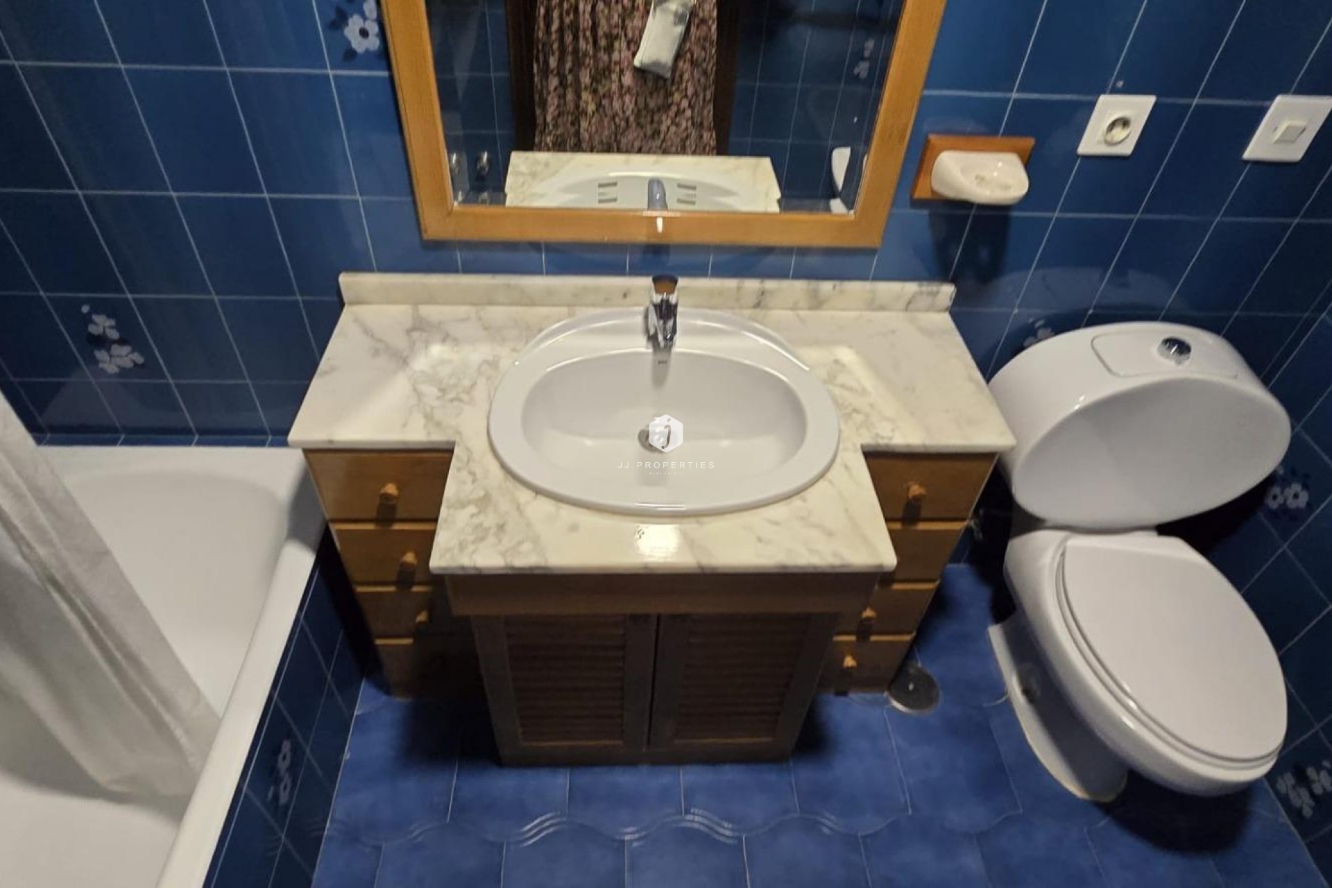 Resale - Apartment / flat -
Torrevieja - Centro