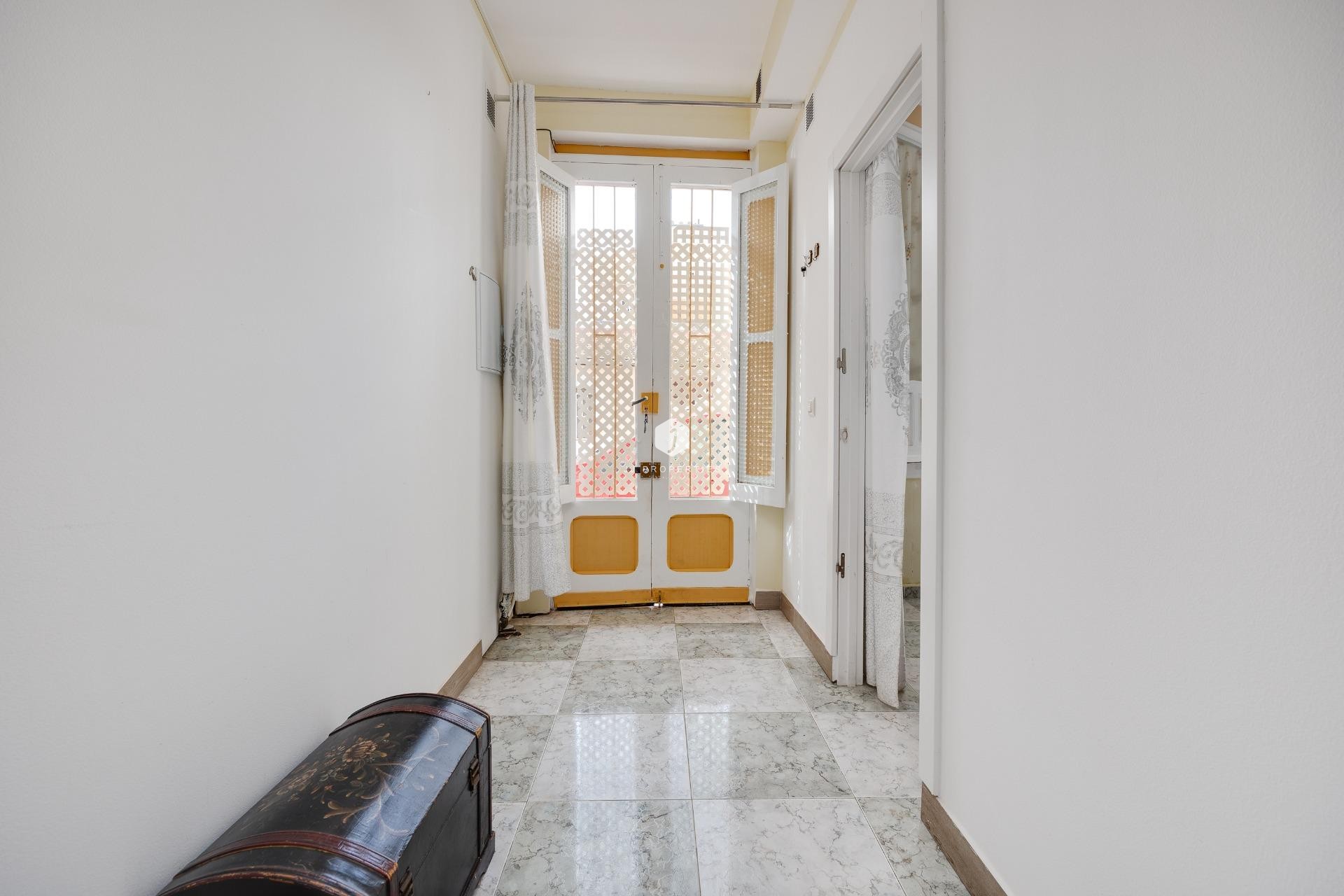 Resale - Apartment / flat -
Torrevieja - Centro