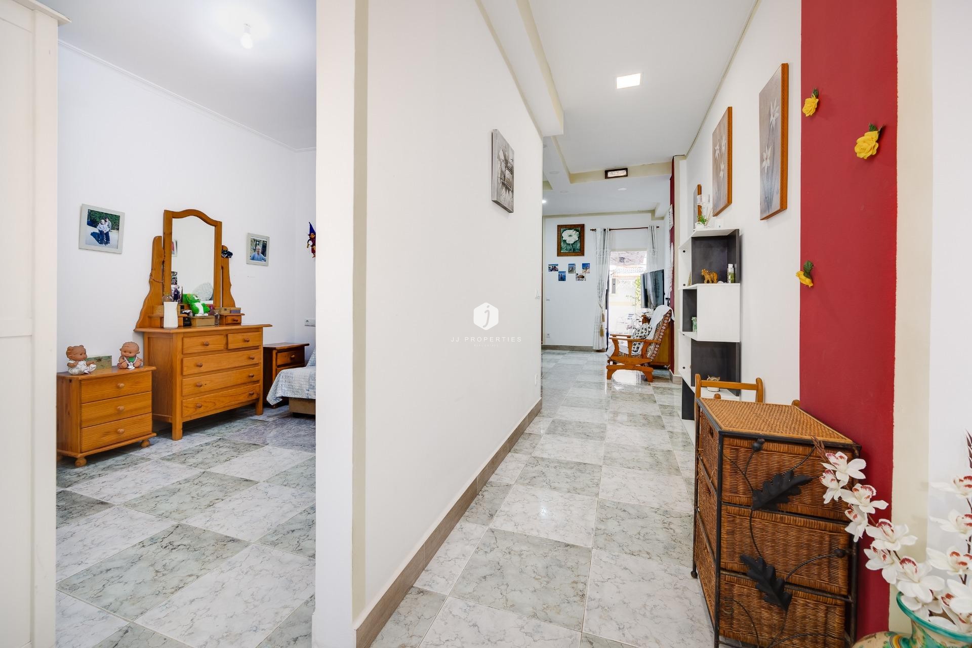 Resale - Apartment / flat -
Torrevieja - Centro
