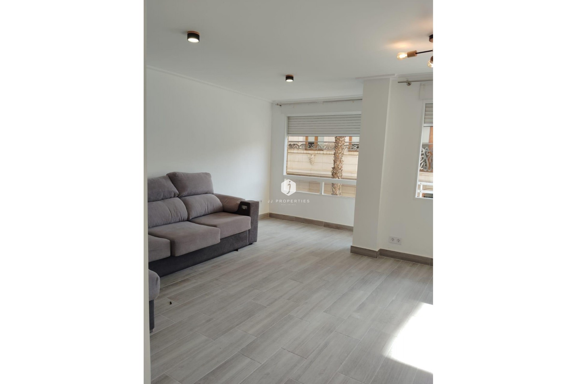 Resale - Apartment / flat -
Torrevieja - Centro