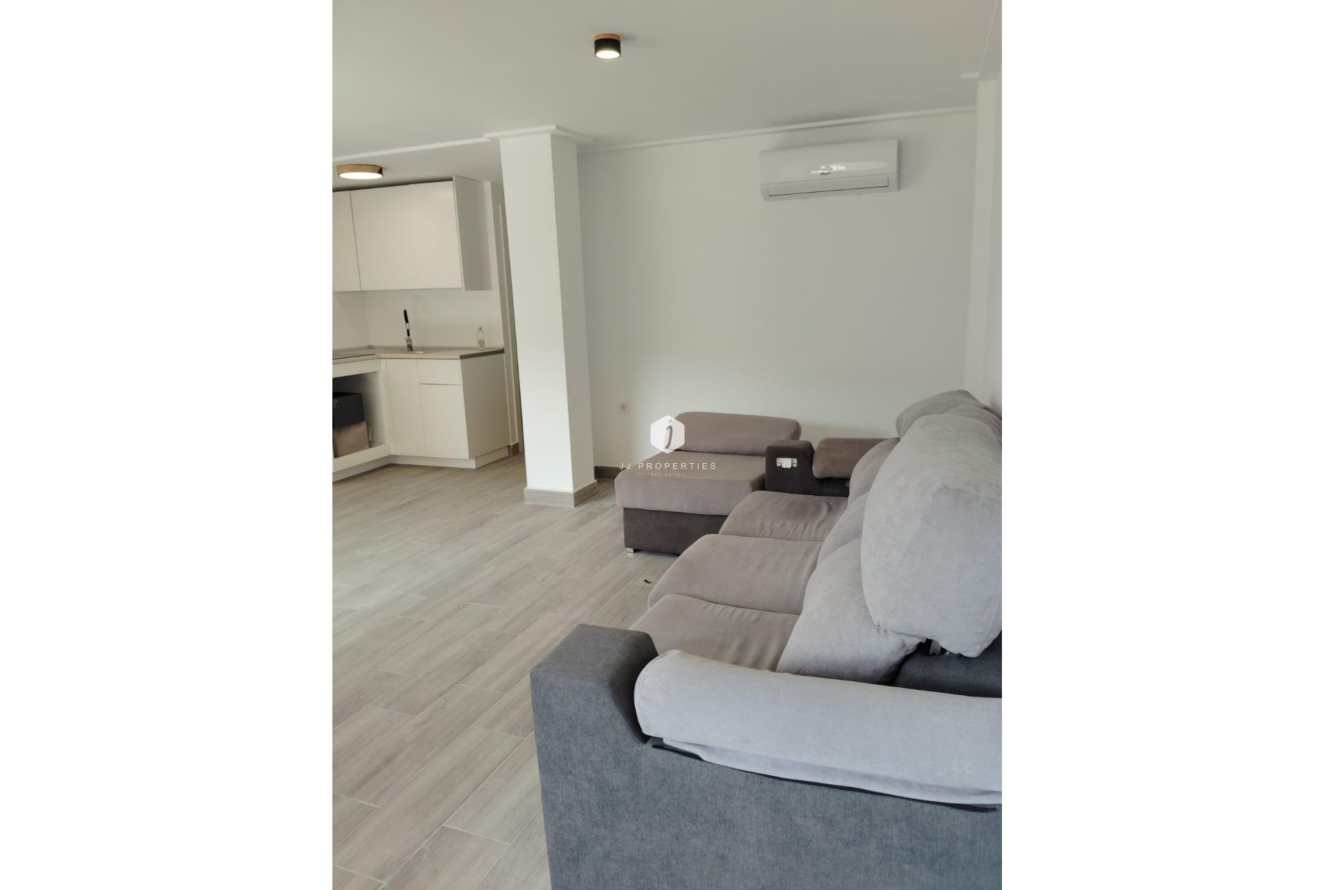 Resale - Apartment / flat -
Torrevieja - Centro