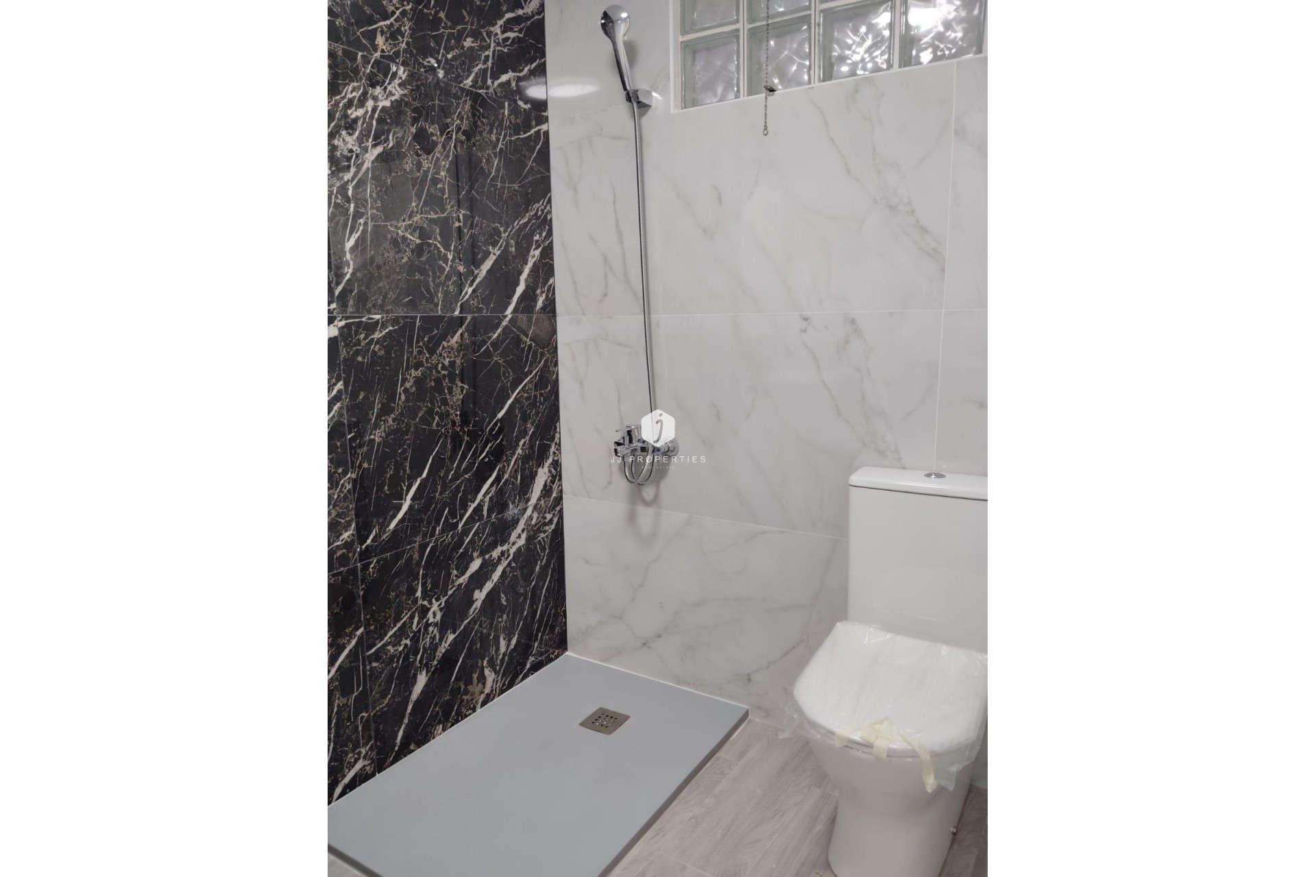 Resale - Apartment / flat -
Torrevieja - Centro