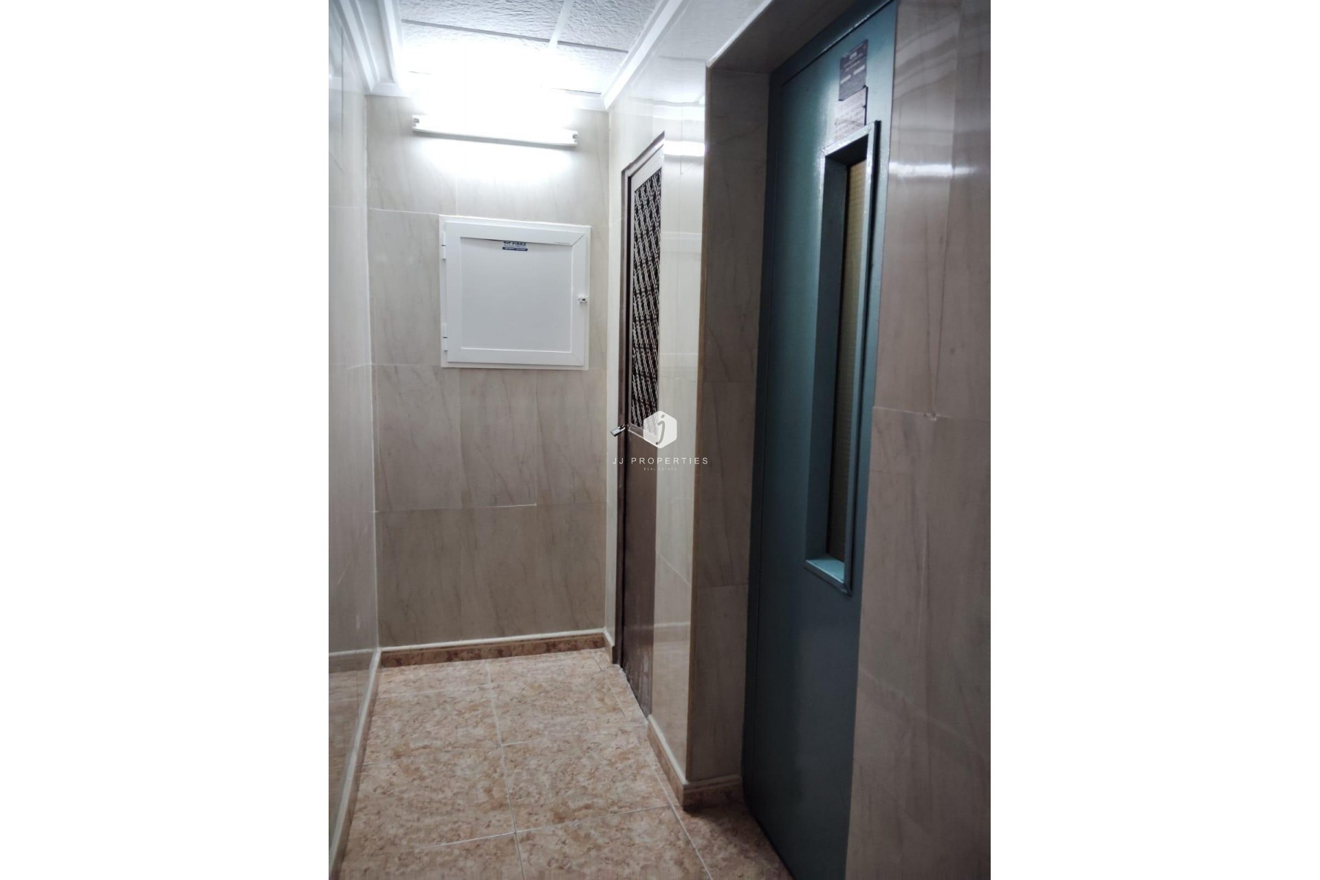 Resale - Apartment / flat -
Torrevieja - Centro