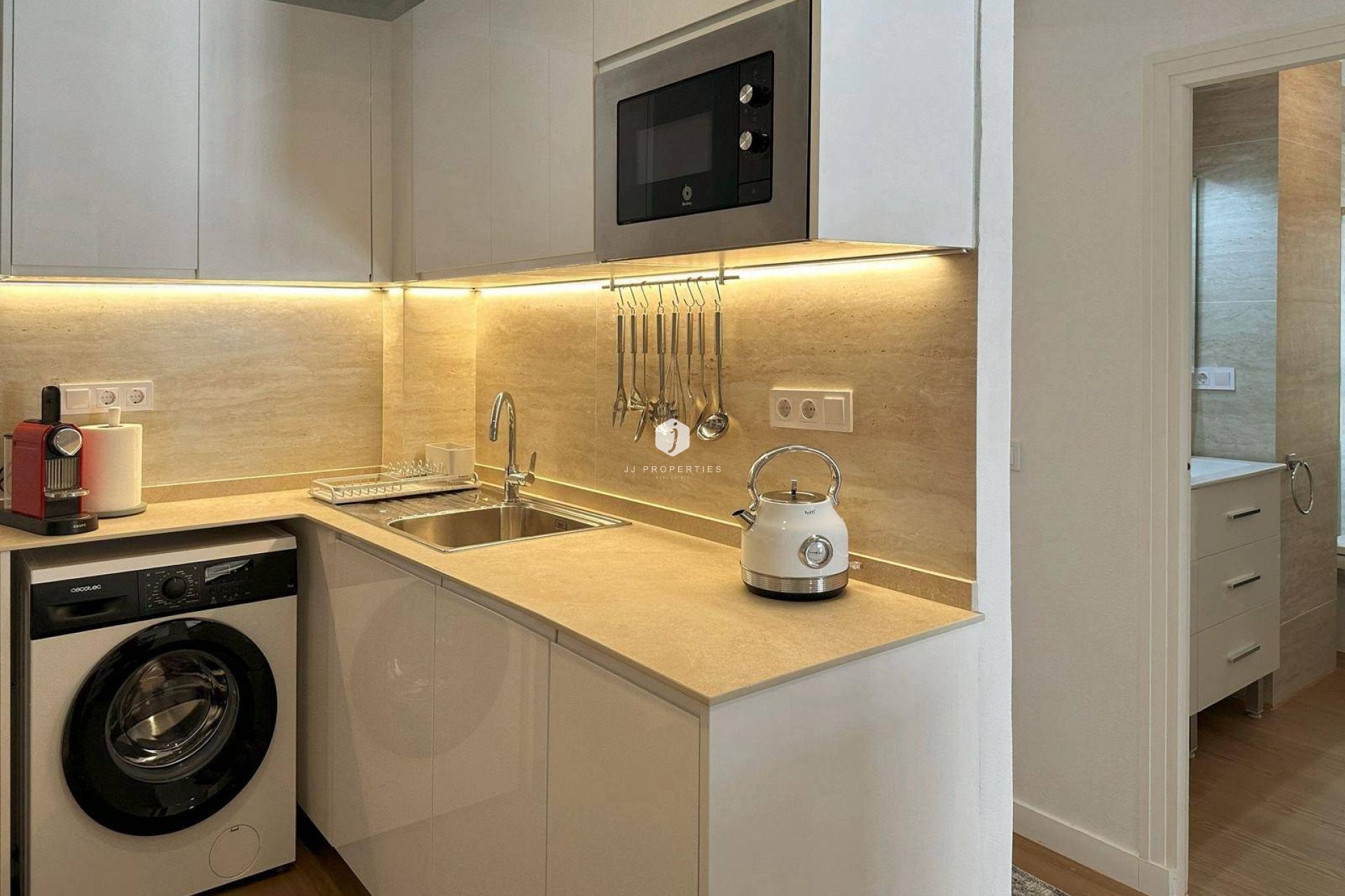 Resale - Apartment / flat -
Torrevieja - Centro