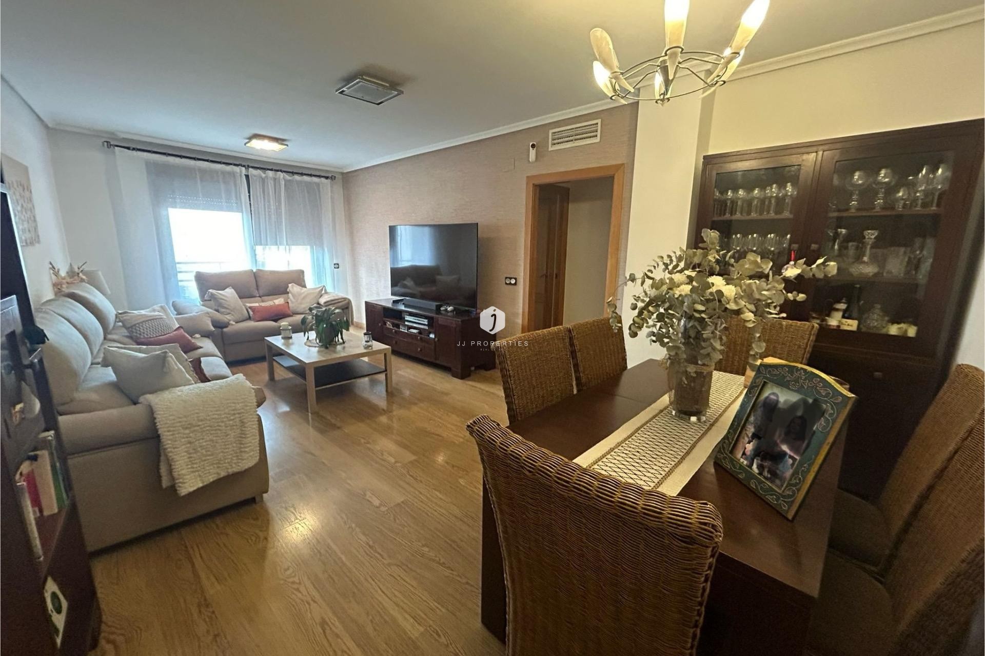 Resale - Apartment / flat -
Torrevieja - Centro