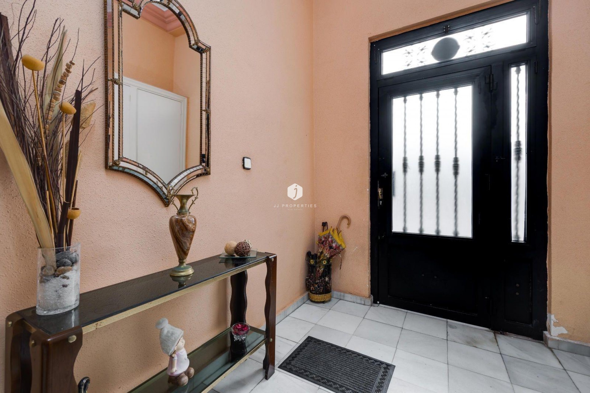 Resale - Apartment / flat -
Torrevieja - Centro