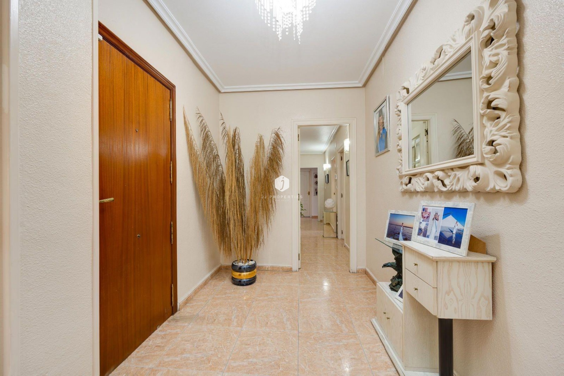Resale - Apartment / flat -
Torrevieja - Centro