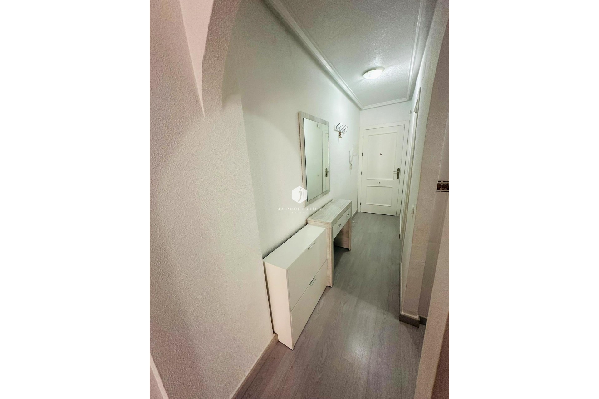 Resale - Apartment / flat -
Torrevieja - Centro