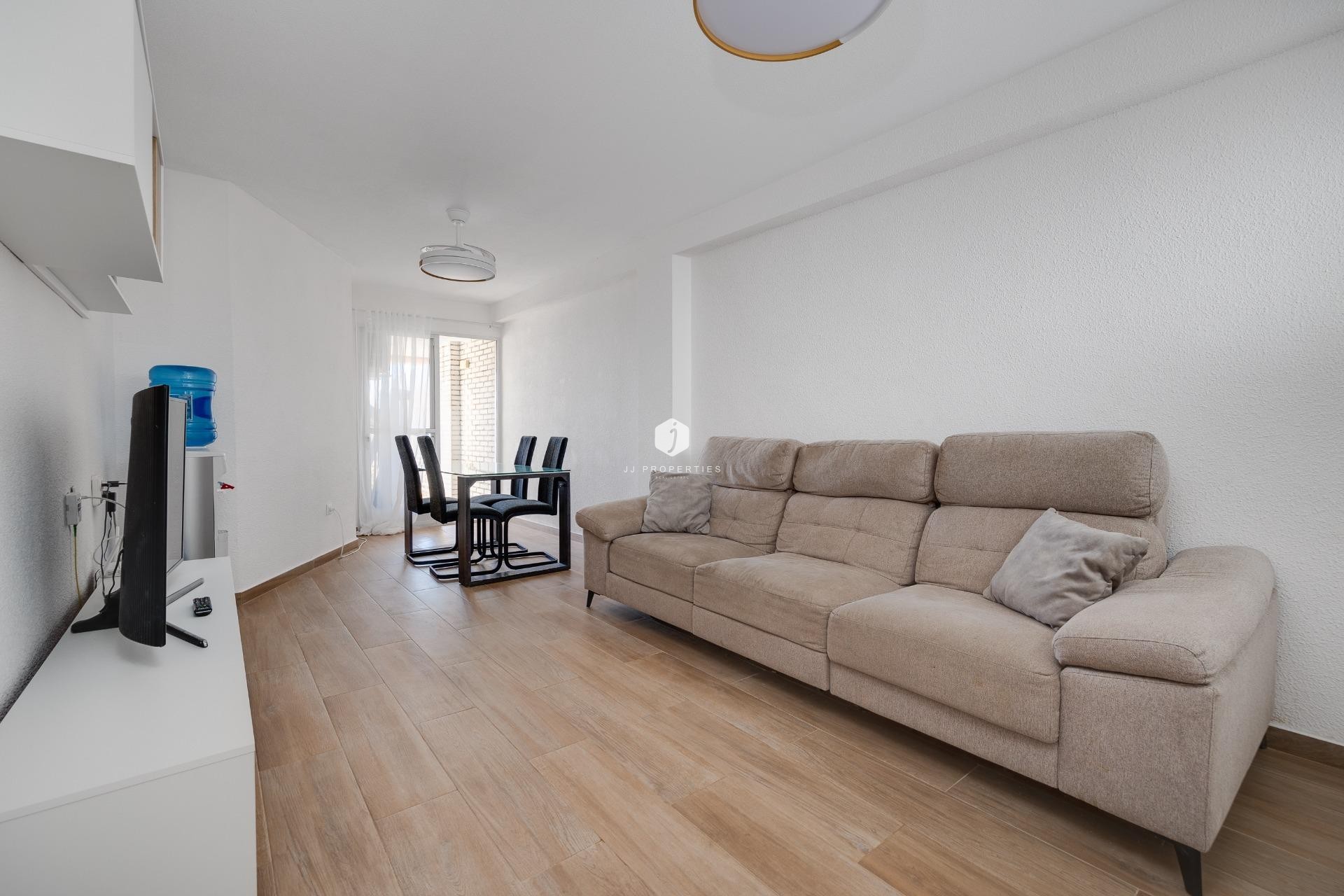 Resale - Apartment / flat -
Torrevieja - Centro