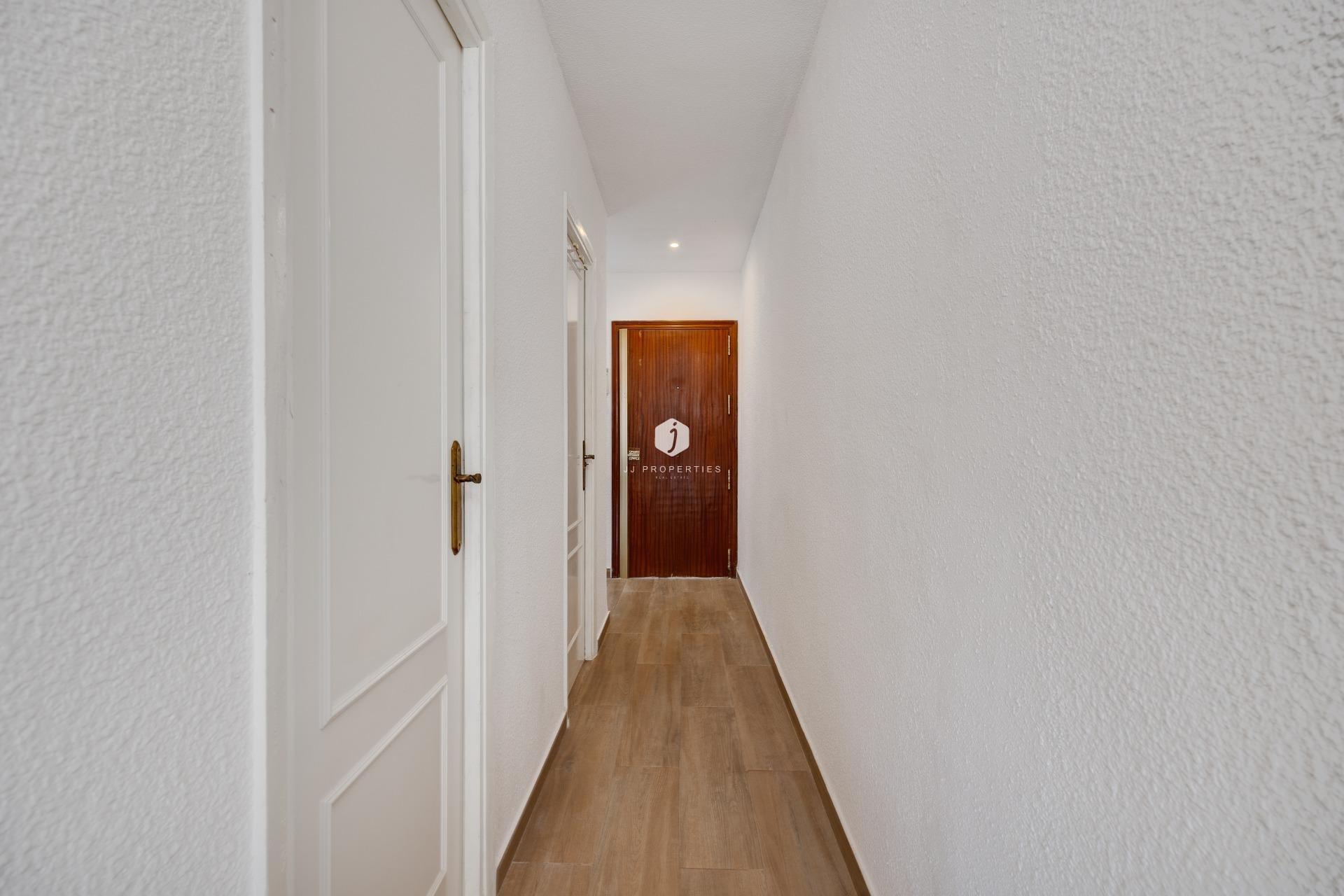 Resale - Apartment / flat -
Torrevieja - Centro