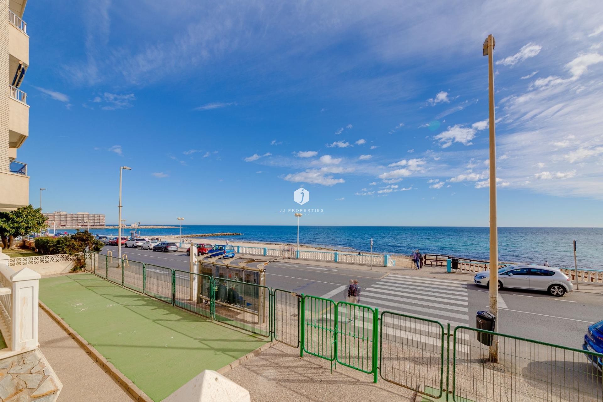Resale - Apartment / flat -
Torrevieja - Centro