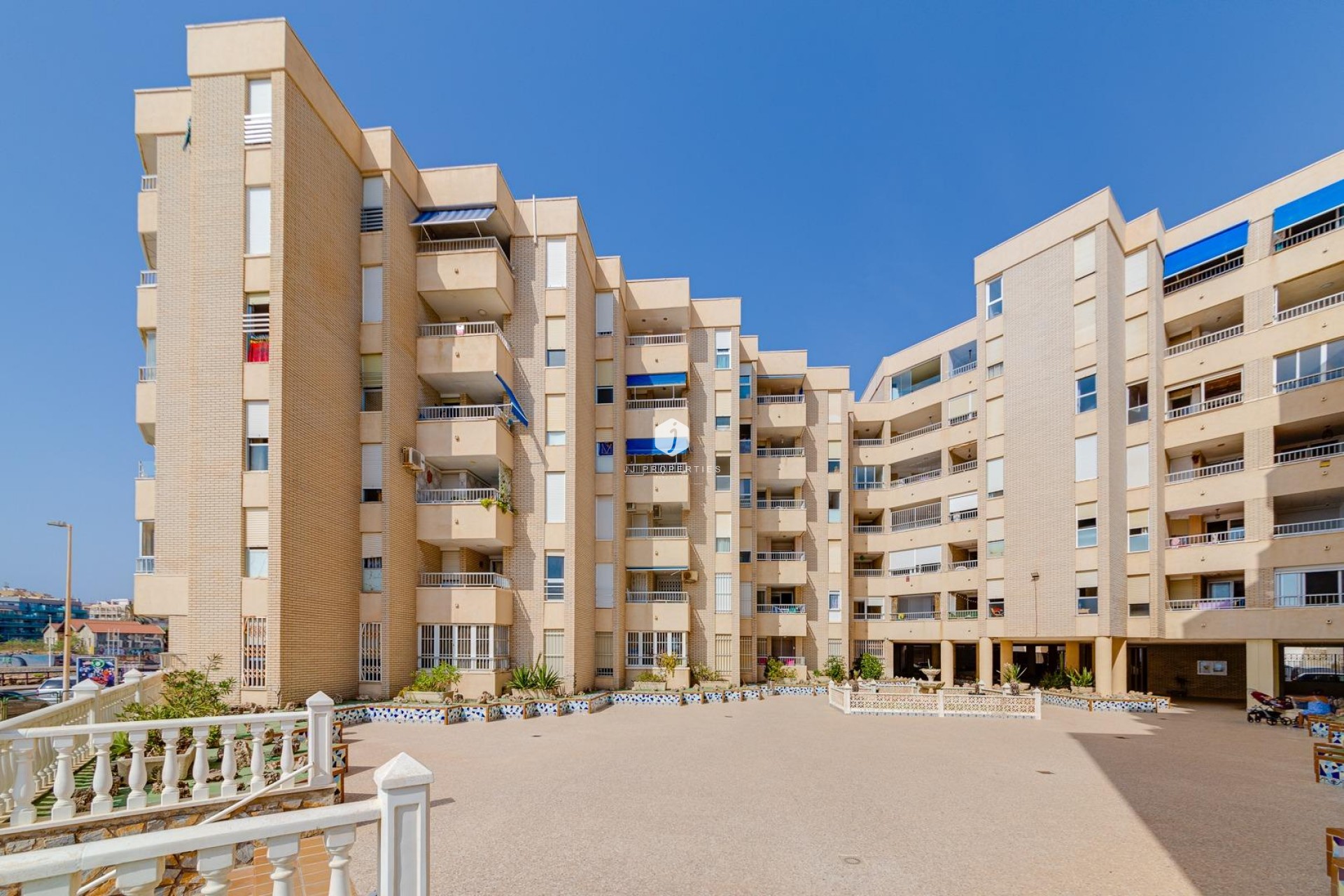 Resale - Apartment / flat -
Torrevieja - Centro
