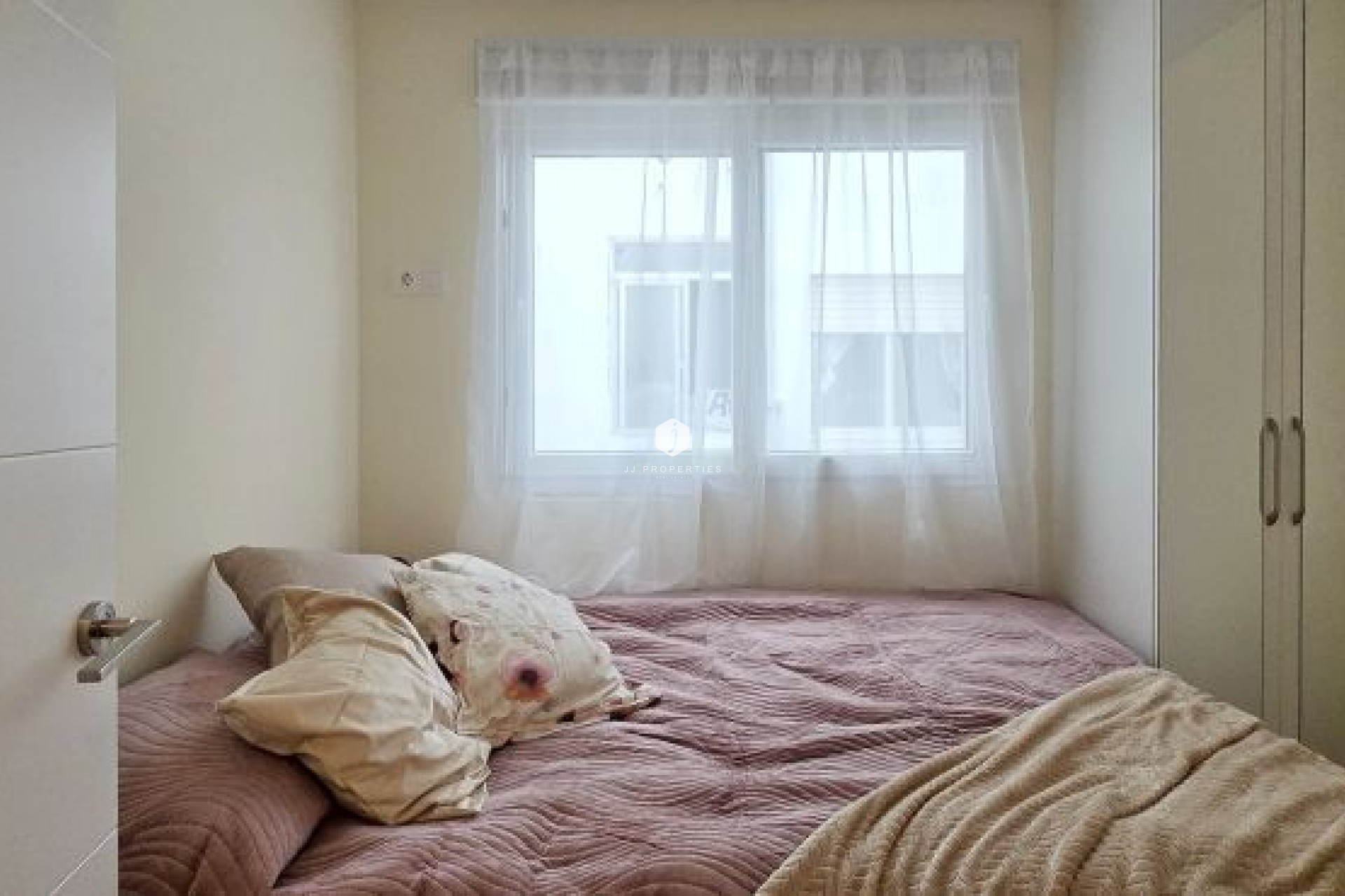 Resale - Apartment / flat -
Torrevieja - Centro