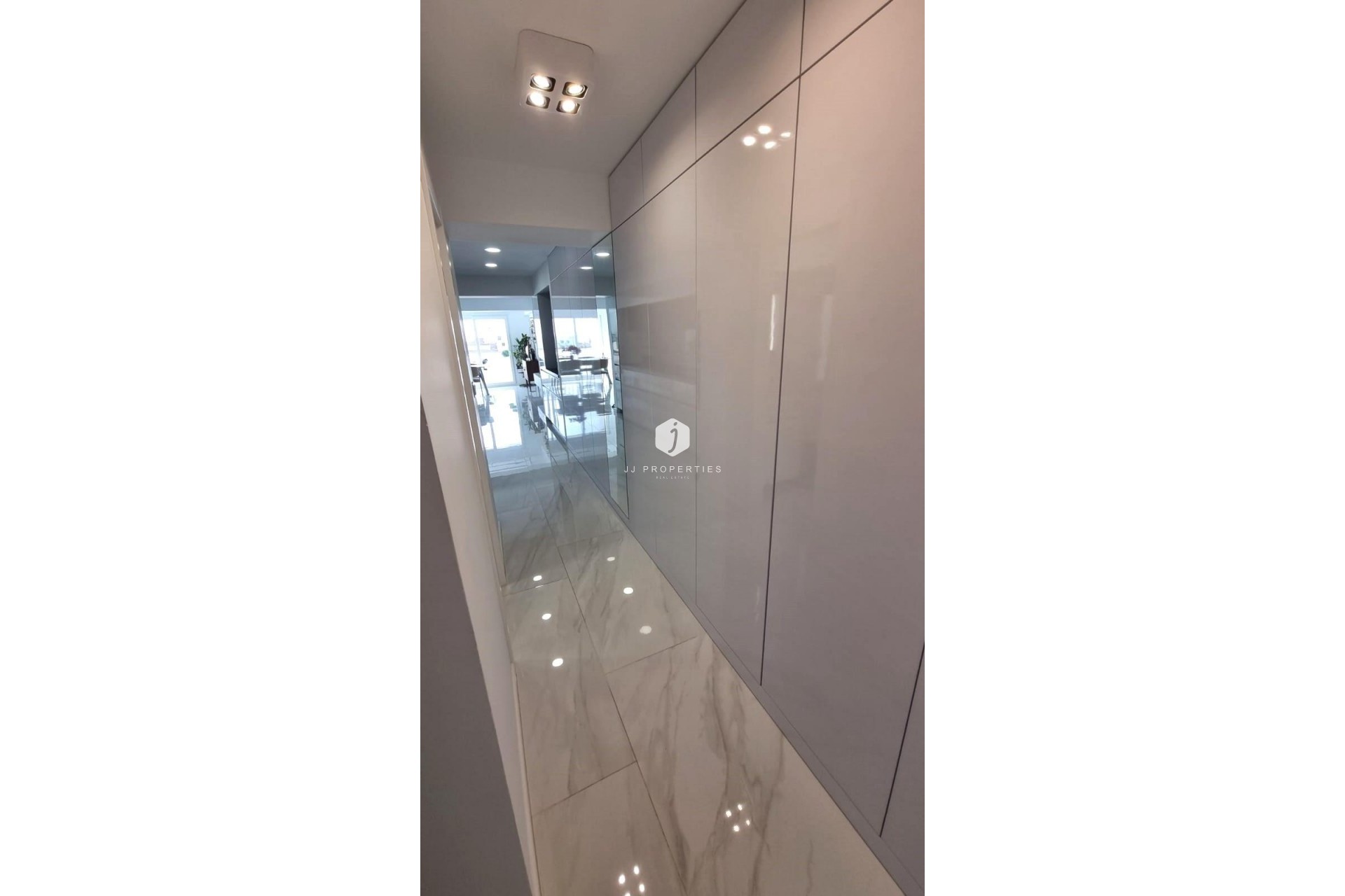 Resale - Apartment / flat -
Torrevieja - Centro