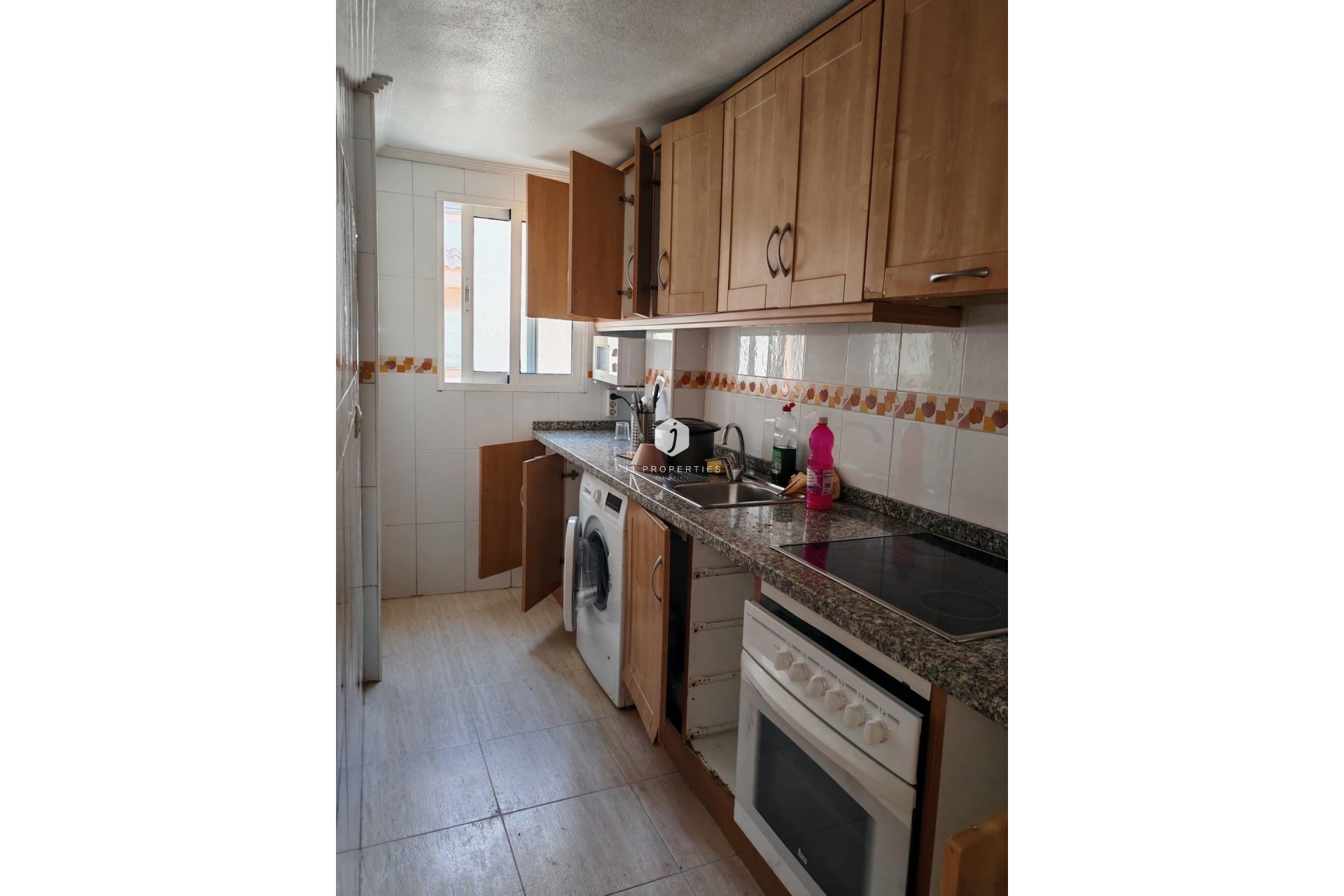 Resale - Apartment / flat -
Torrevieja - Centro