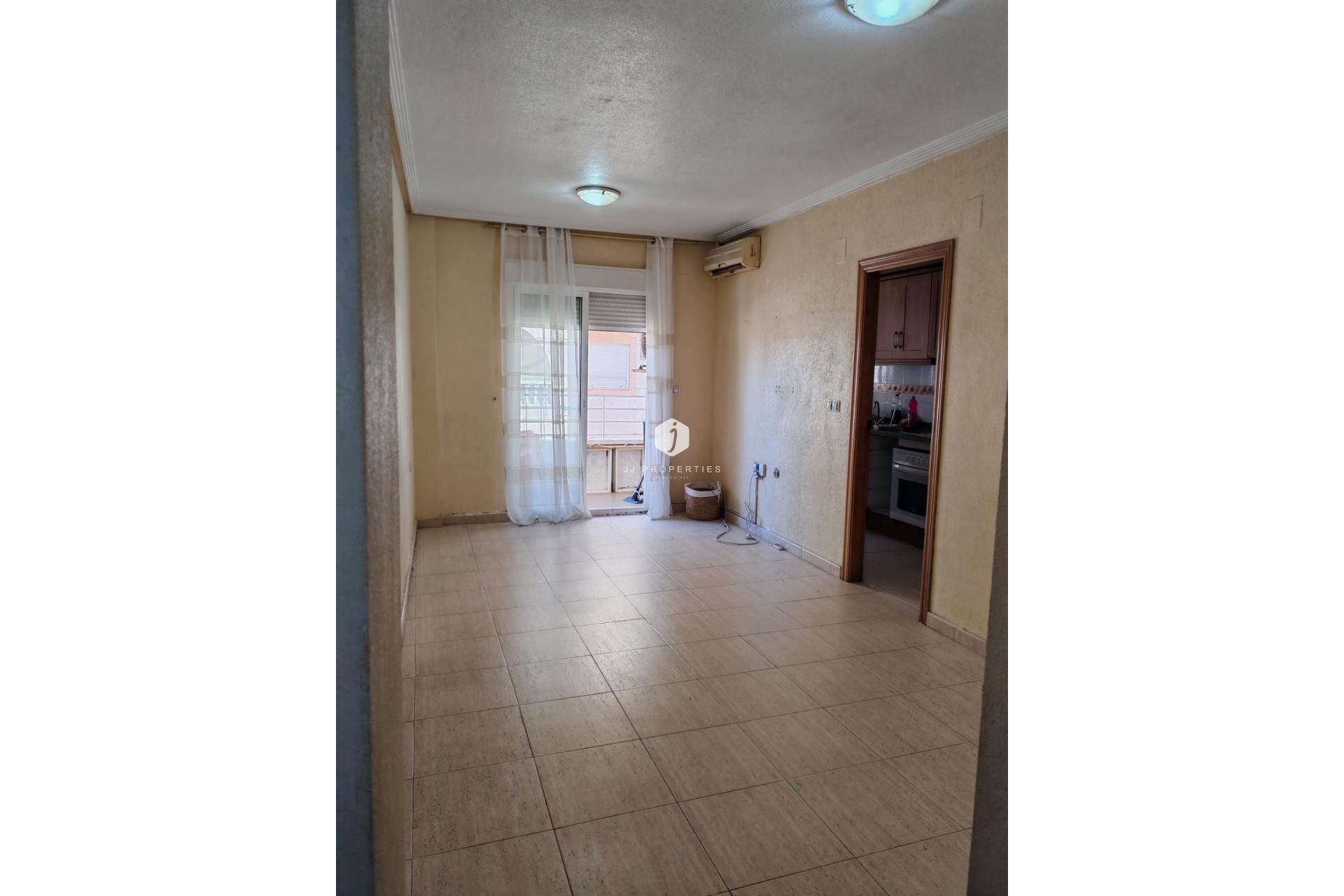 Resale - Apartment / flat -
Torrevieja - Centro