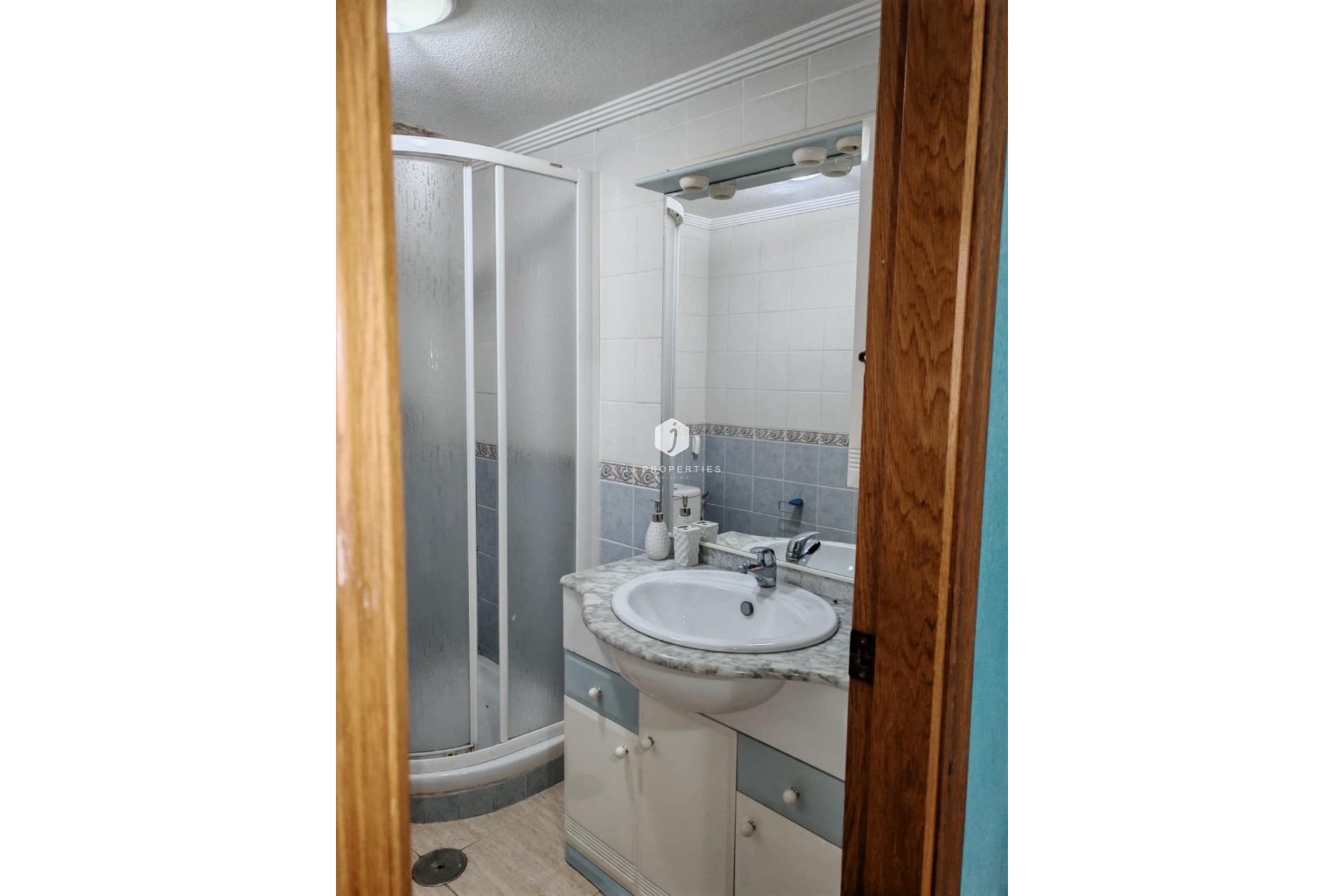 Resale - Apartment / flat -
Torrevieja - Centro