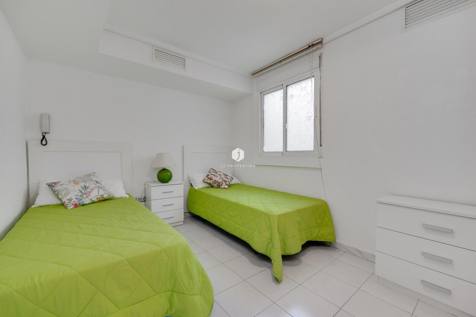 Resale - Apartment / flat -
Torrevieja - Centro
