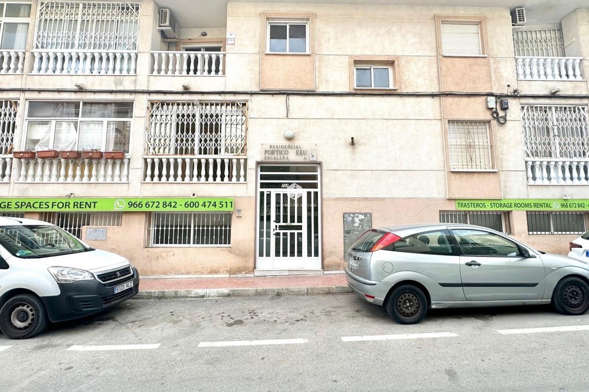Resale - Apartment / flat -
Torrevieja - Centro