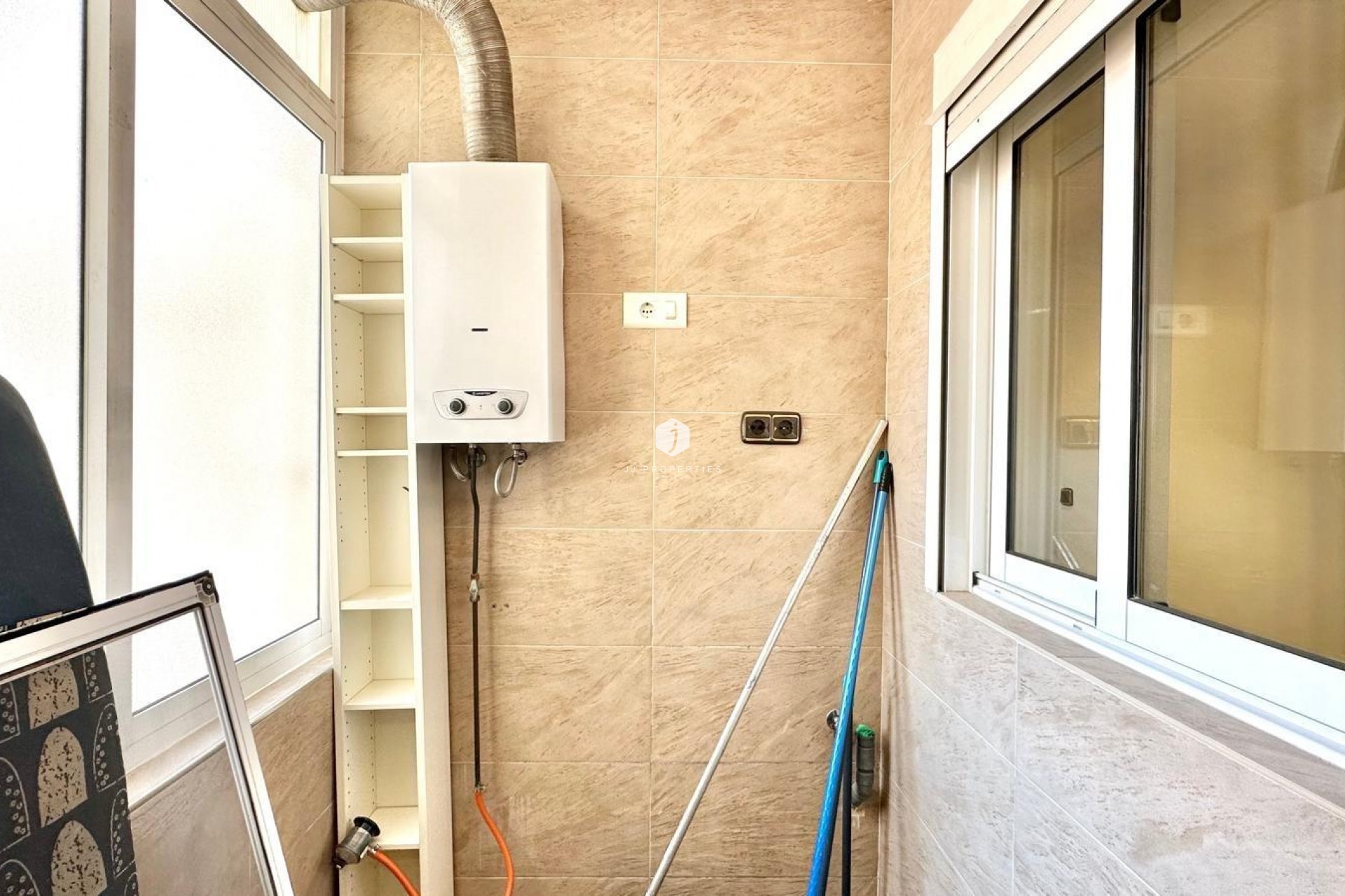 Resale - Apartment / flat -
Torrevieja - Centro