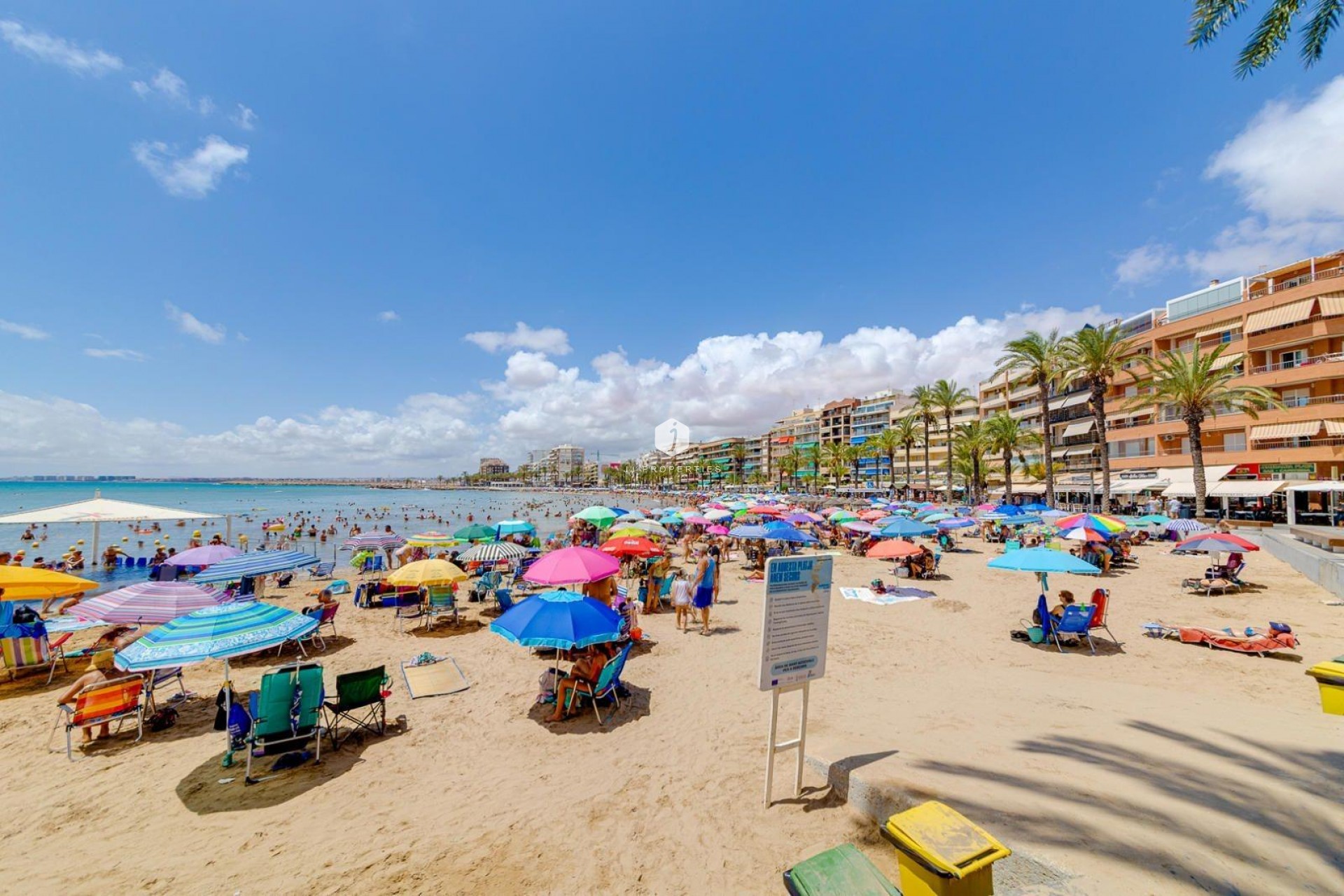 Resale - Apartment / flat -
Torrevieja - Centro