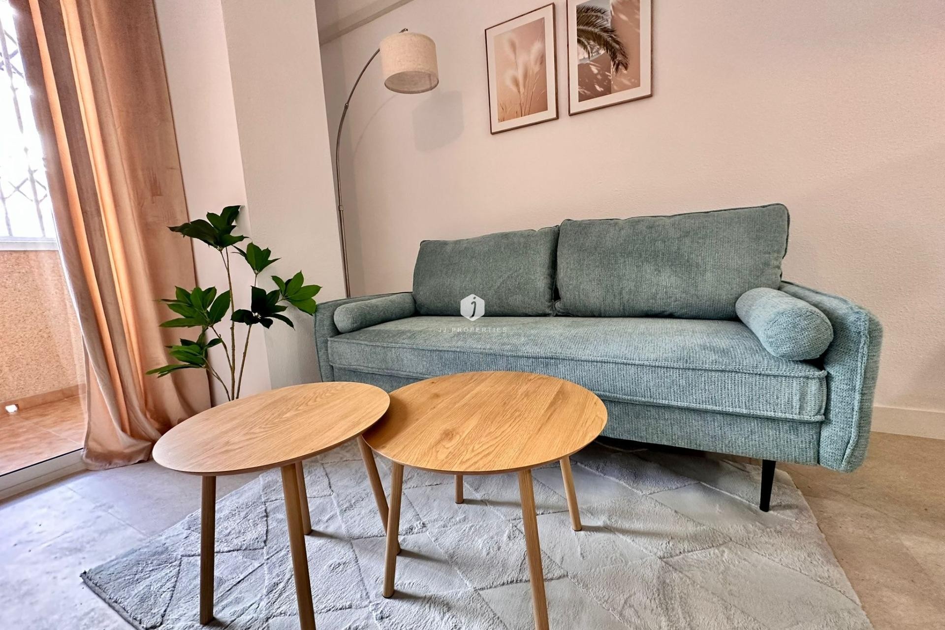 Resale - Apartment / flat -
Torrevieja - Centro