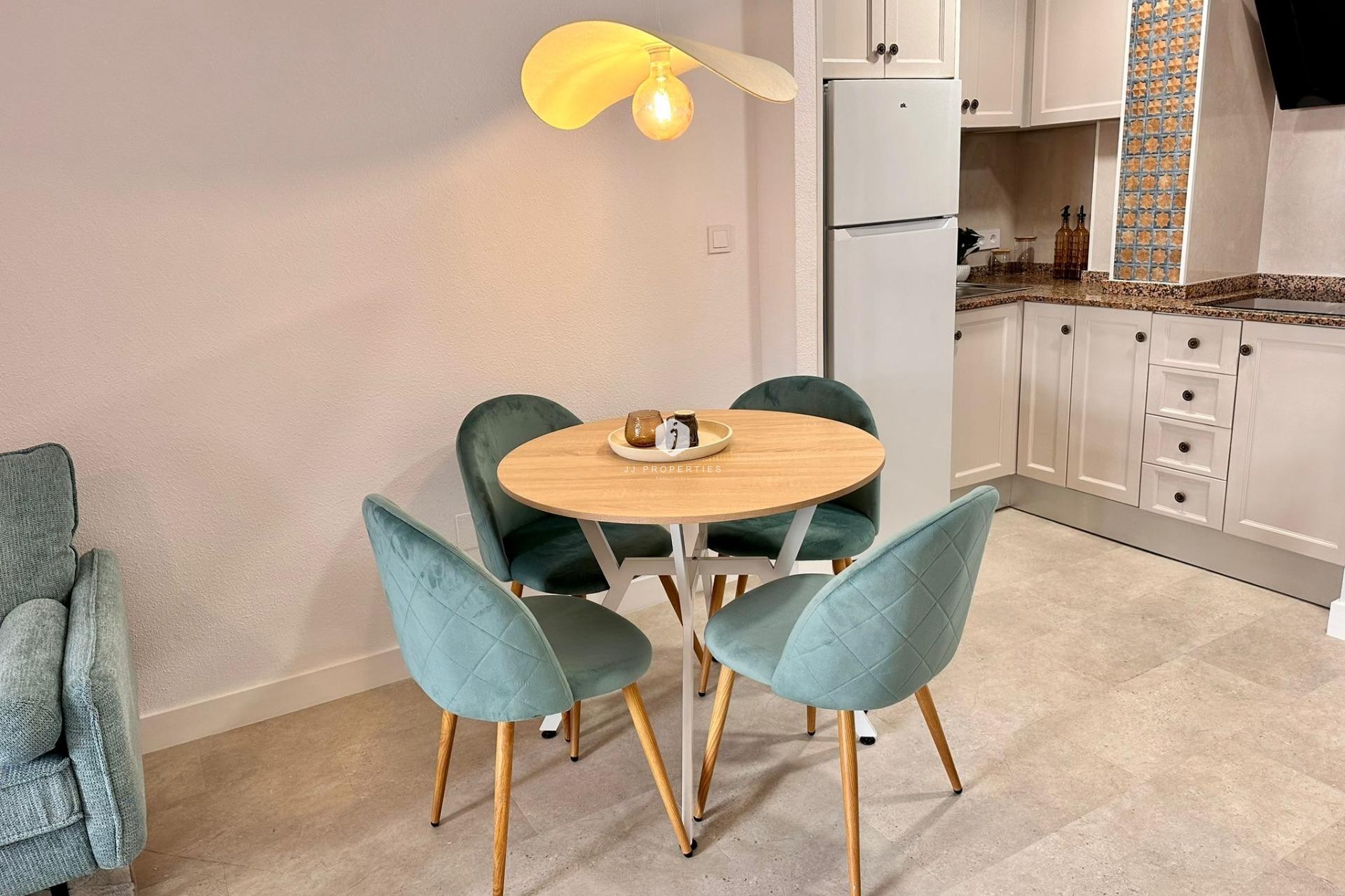 Resale - Apartment / flat -
Torrevieja - Centro